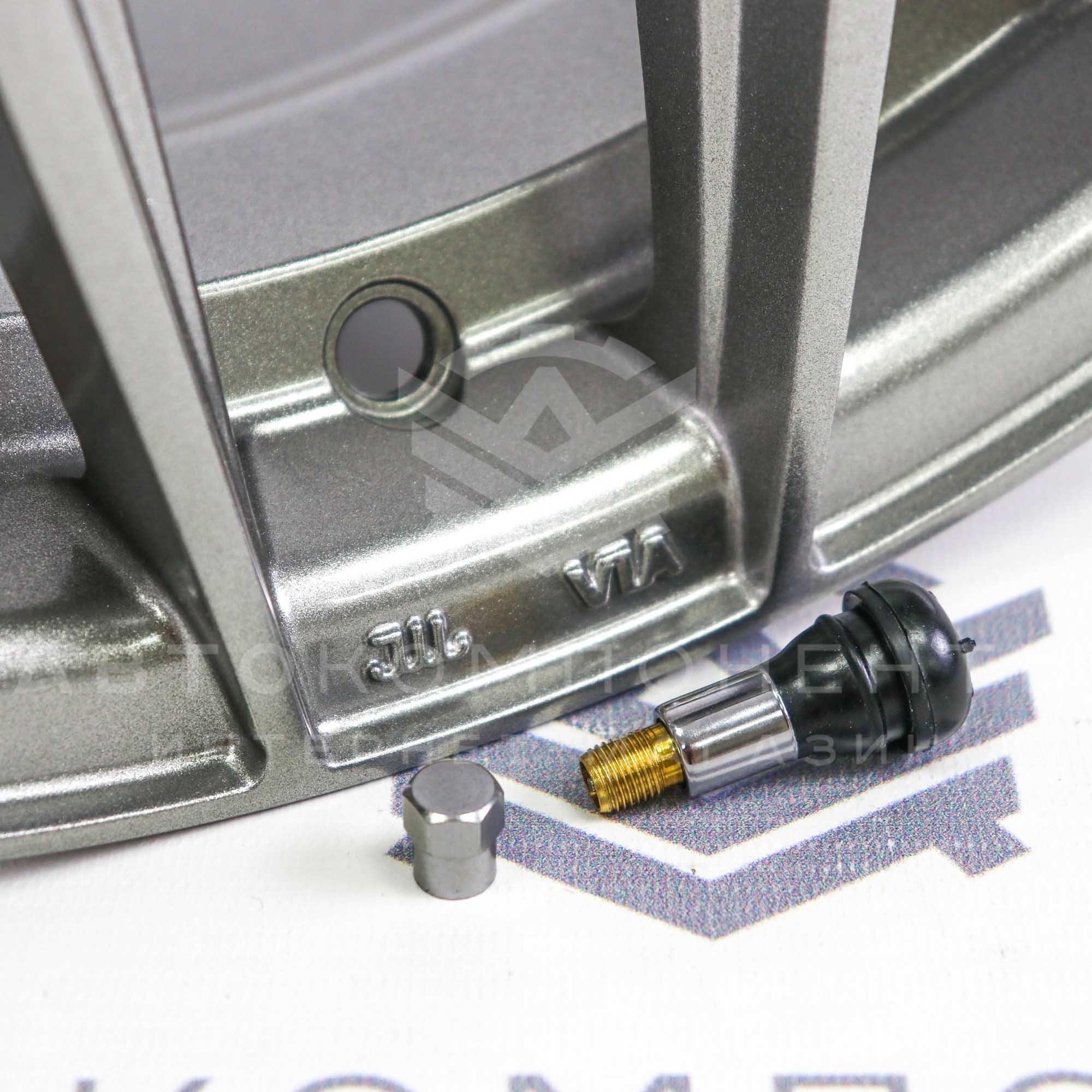 Колесные диски "SAKURA WHEELS" (литые) R16 7j 4x100 ET38 DIA73.1 (9558)