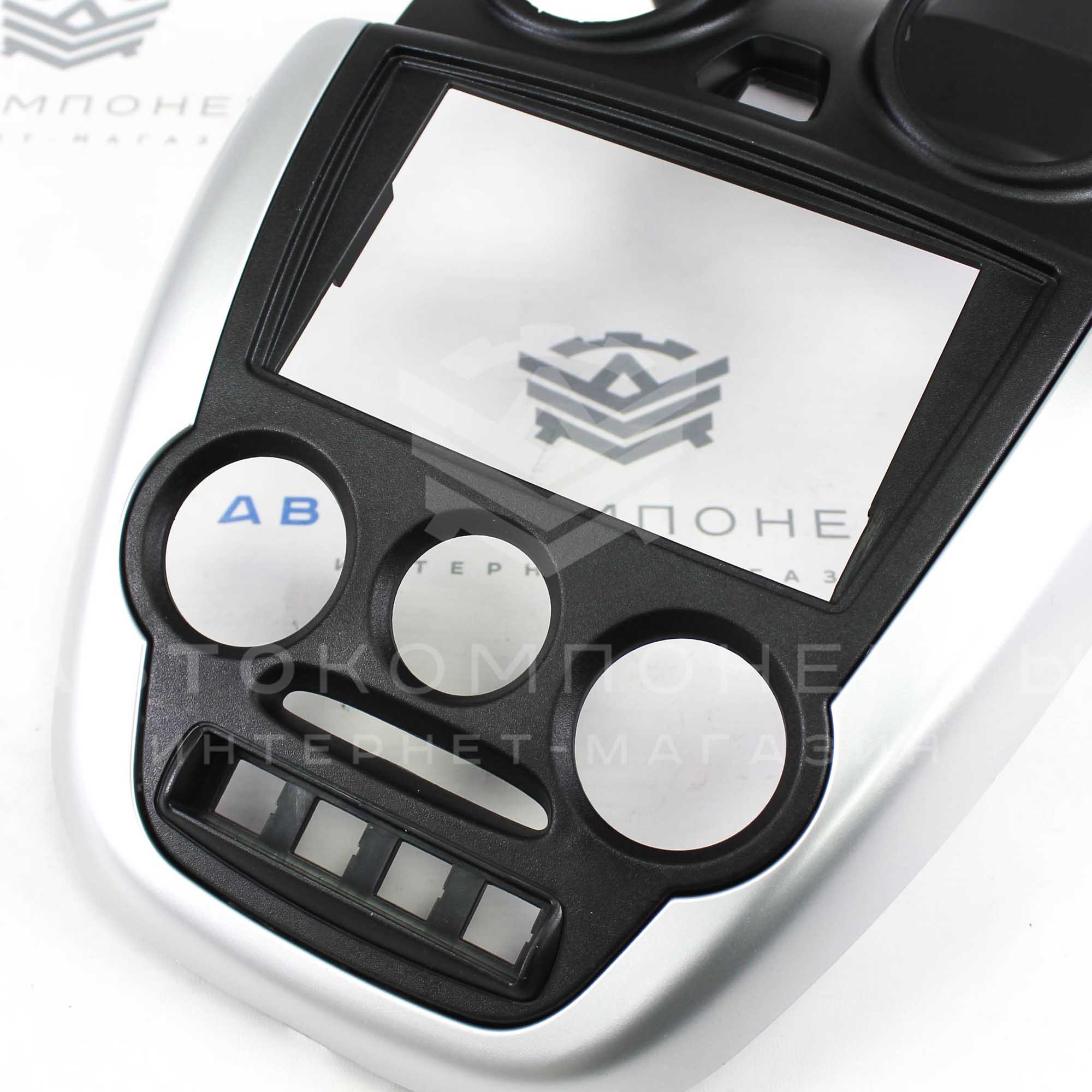 Центральная консоль 2DIN с серебристой накладкой Лада Гранта