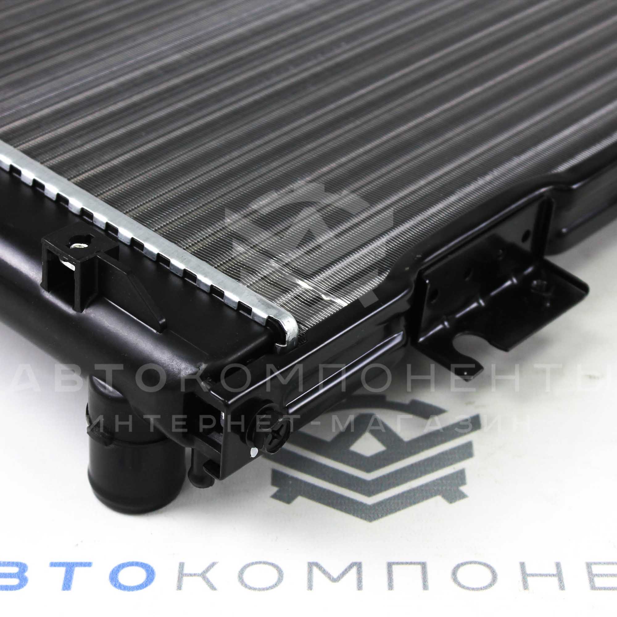 Радиатор охлаждения "LUZAR" Лада Приора (кондиционер HALLA)