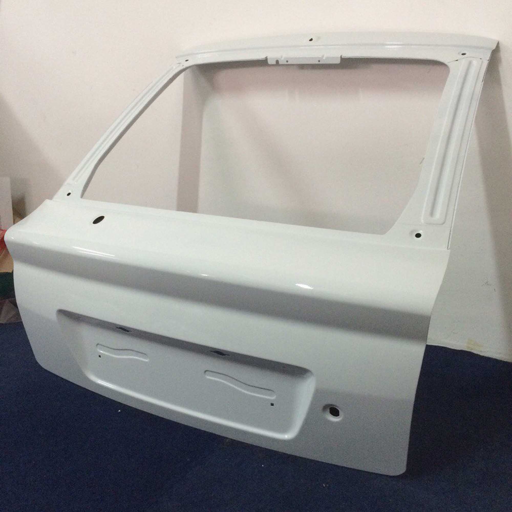 Крышка багажника Лада Приора (хэтчбек) в цвет кузова