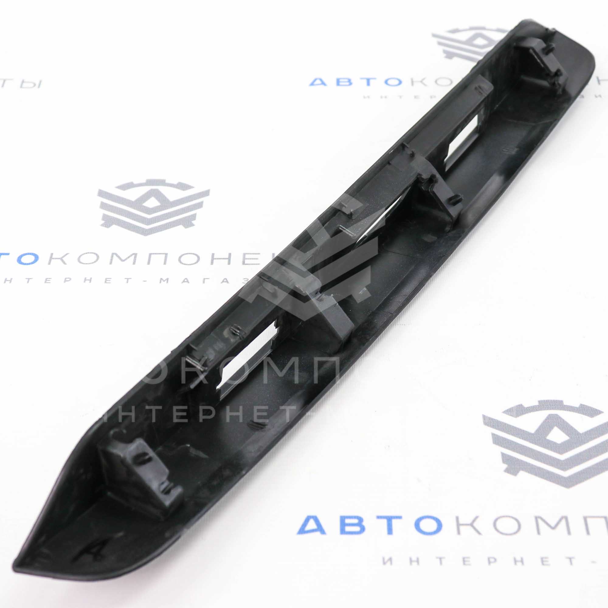 Накладка (сабля) заднего номера (черный глянец) Лада Гранта FL (седан)