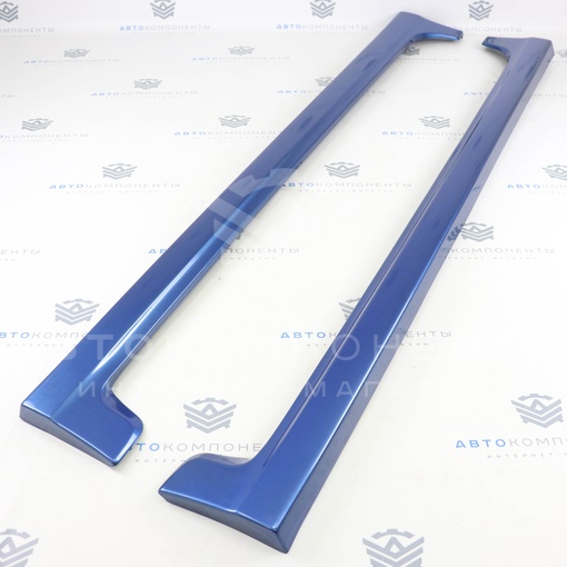 Пороги (без выделений) Лада Гранта Спорт (с усилителями) в цвет кузова