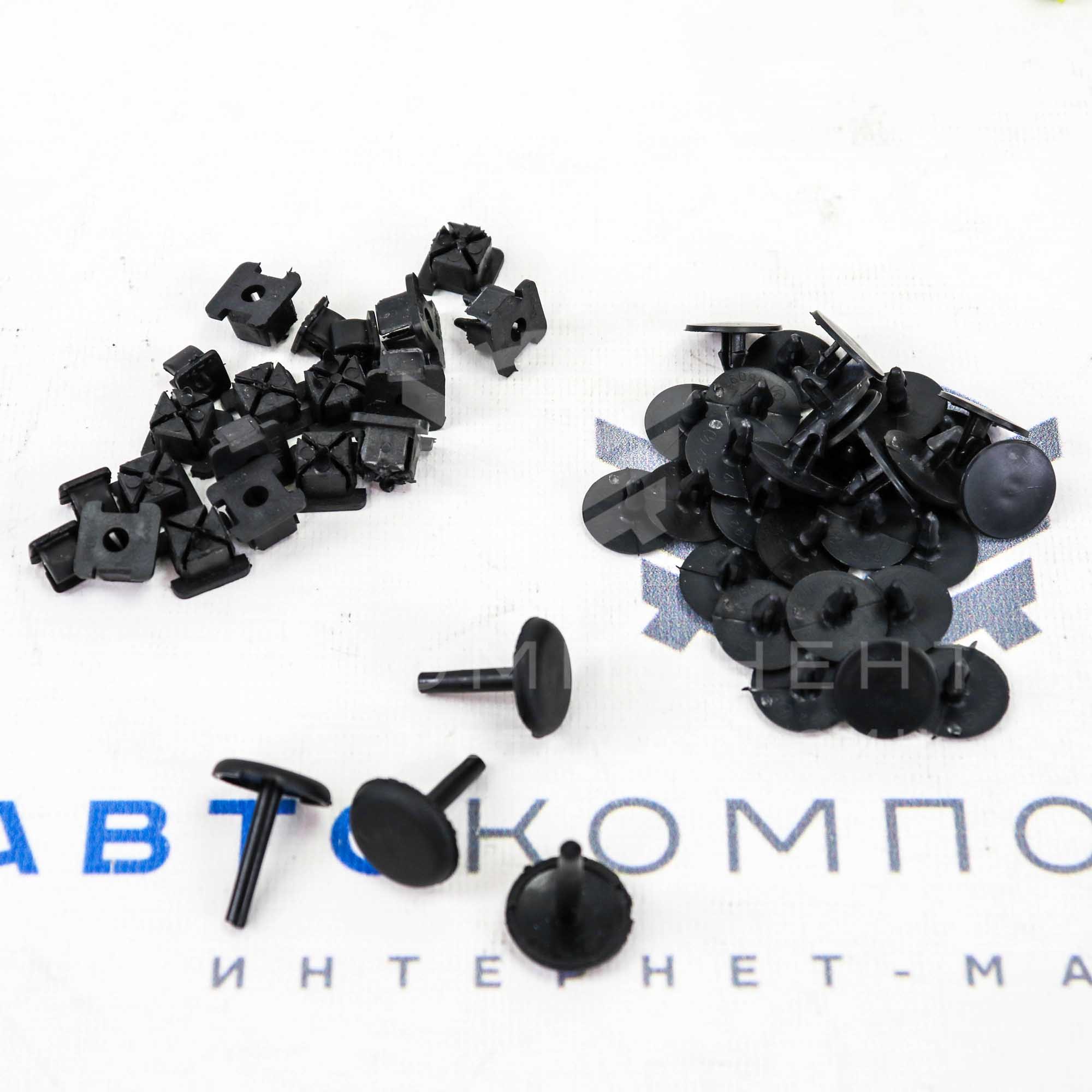 Набор пластмассовых изделий на кузов ВАЗ 2104, 2105, 2107, Лада Нива 4х4, Ока