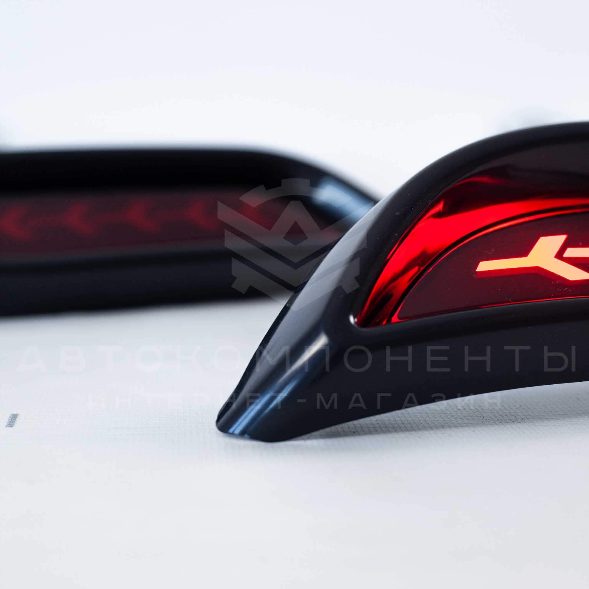 Диодные накладки бампера аля-лексус на Лада Приора 2 , красные с узором "Y" ZFT-393 (6)