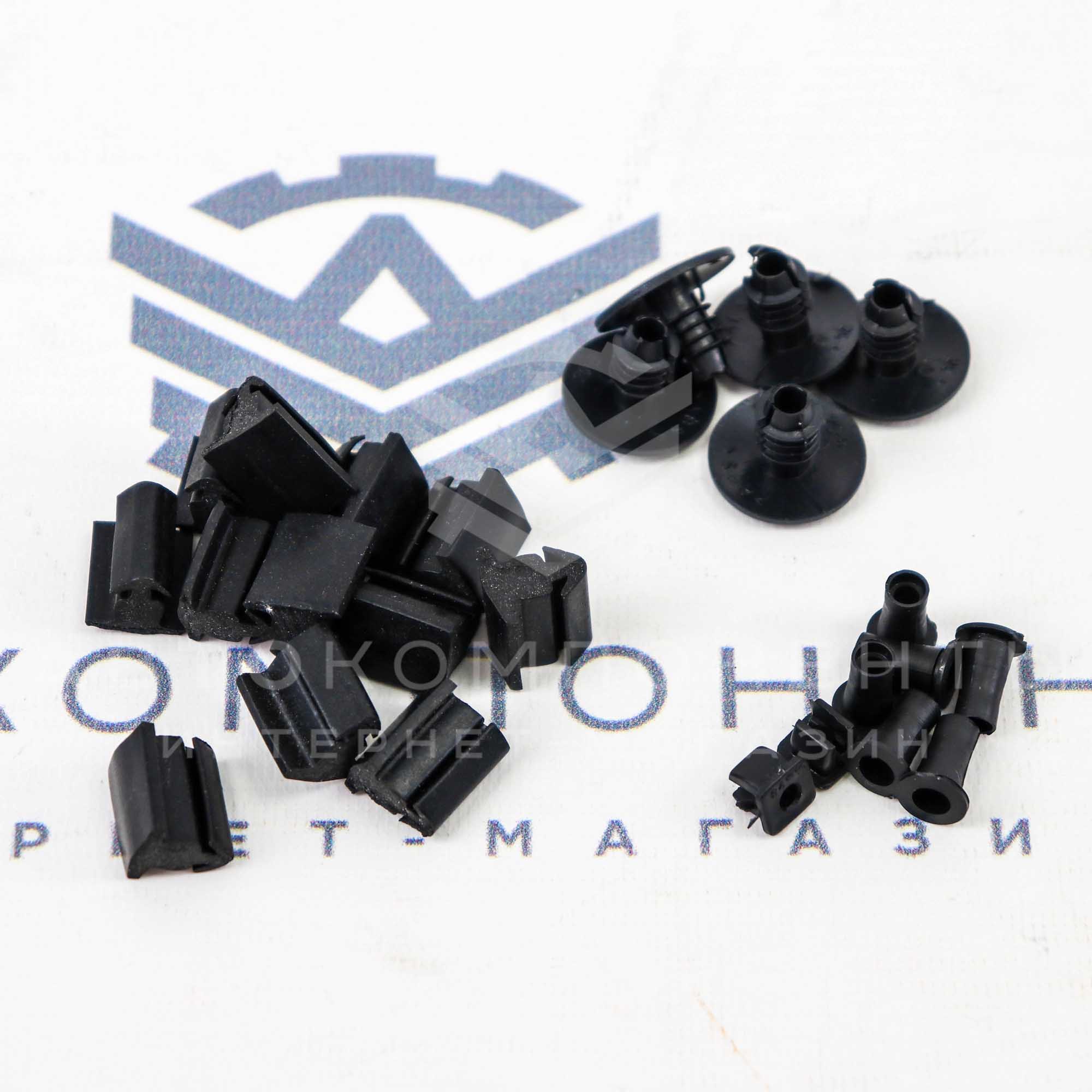 Набор пластмассовых изделий на кузов ВАЗ 2110, 2111, 2112