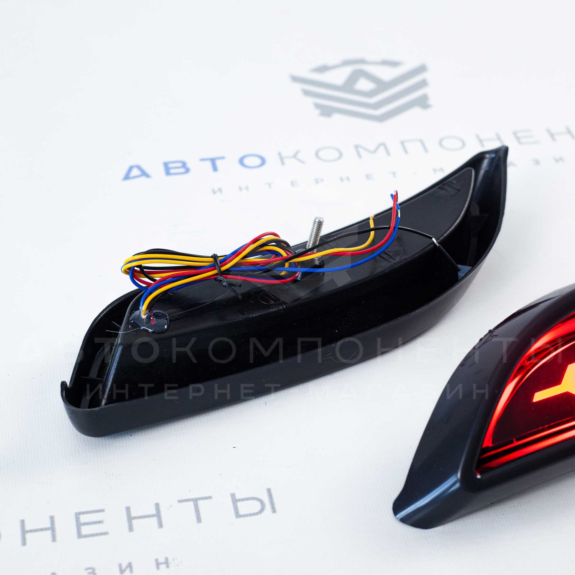 Диодные накладки бампера аля-лексус на Лада Приора 2 , красные с узором "Y" ZFT-393 (6)