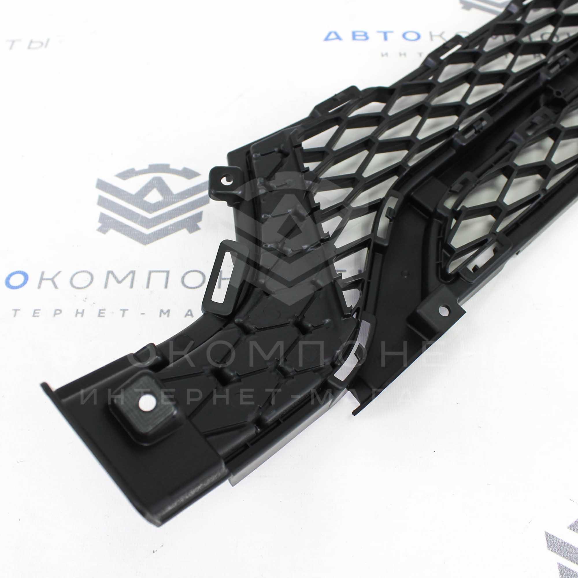 Оригинальная решетка в передний бампер Лада Vesta SW CROSS