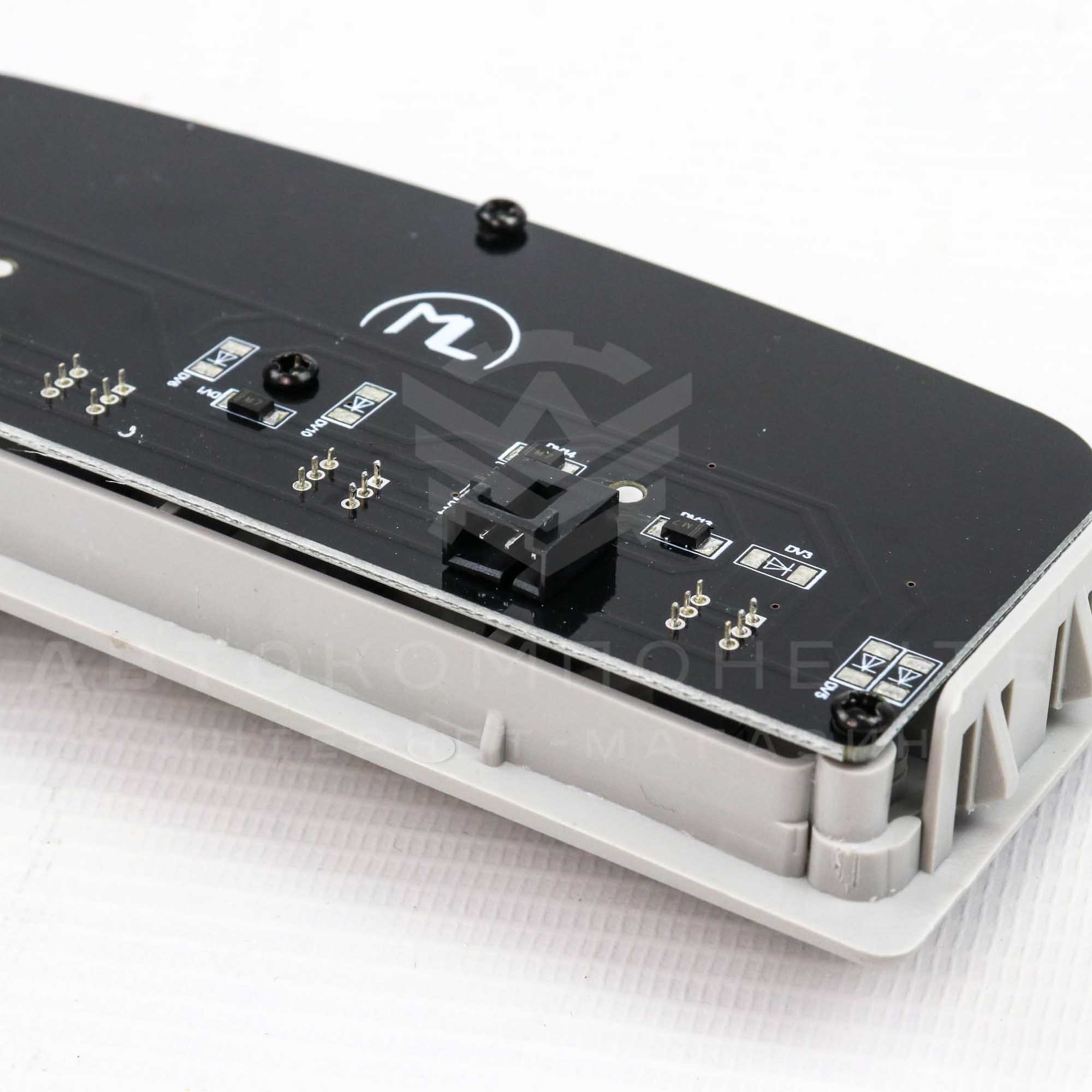 Плафон освещения салона в стиле "Vesta" Лада Приора люкс (черный)