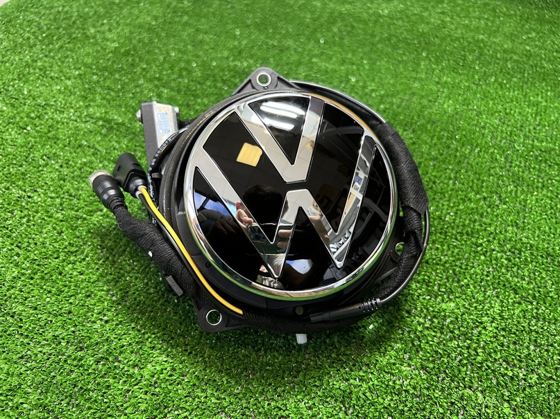 Камера заднего вида в логотипе "VW" аналог (без динамической разметки) Volkswagen Polo, Golf, Passat