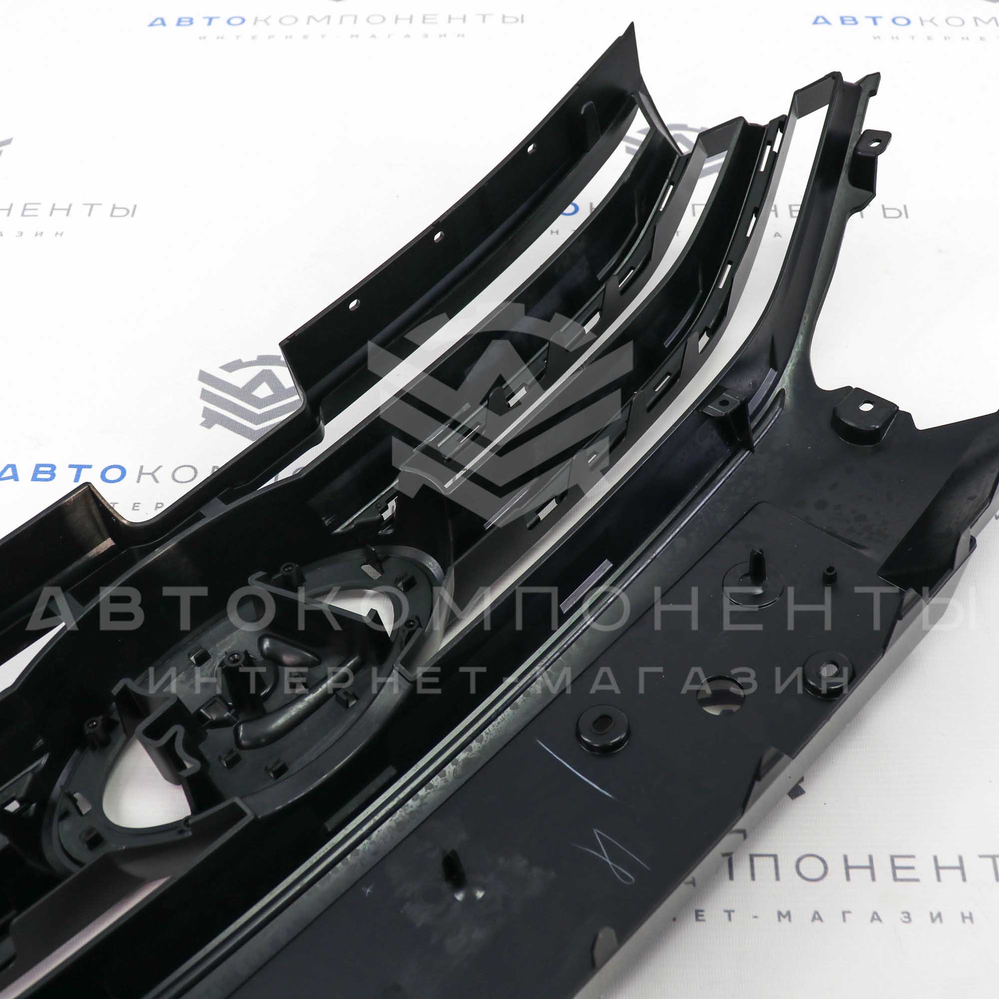 Решетка радиатора (голая) Лада Vesta NG (черный глянец)