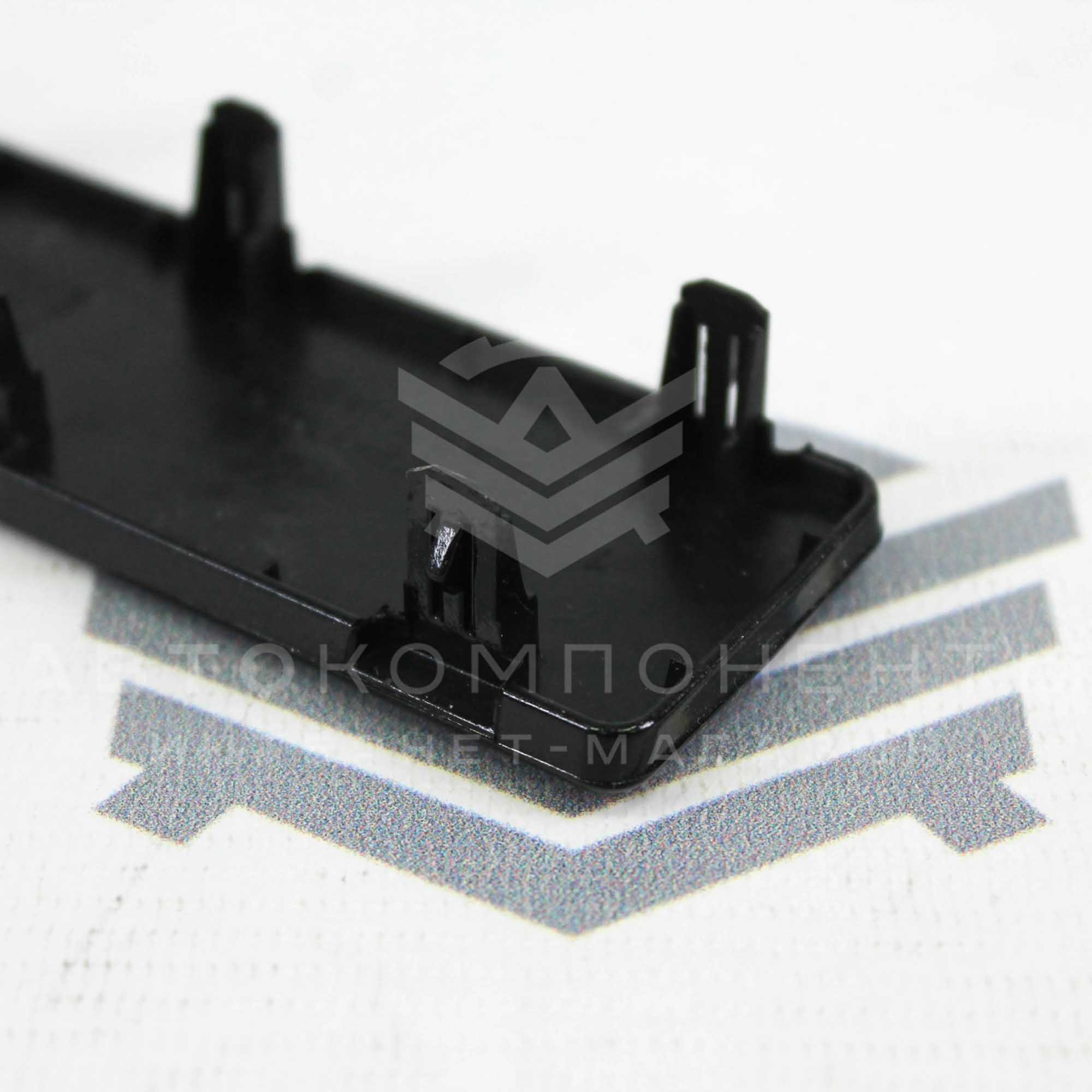 Заглушка центральной консоли Лада Приора 2 (черный лак)