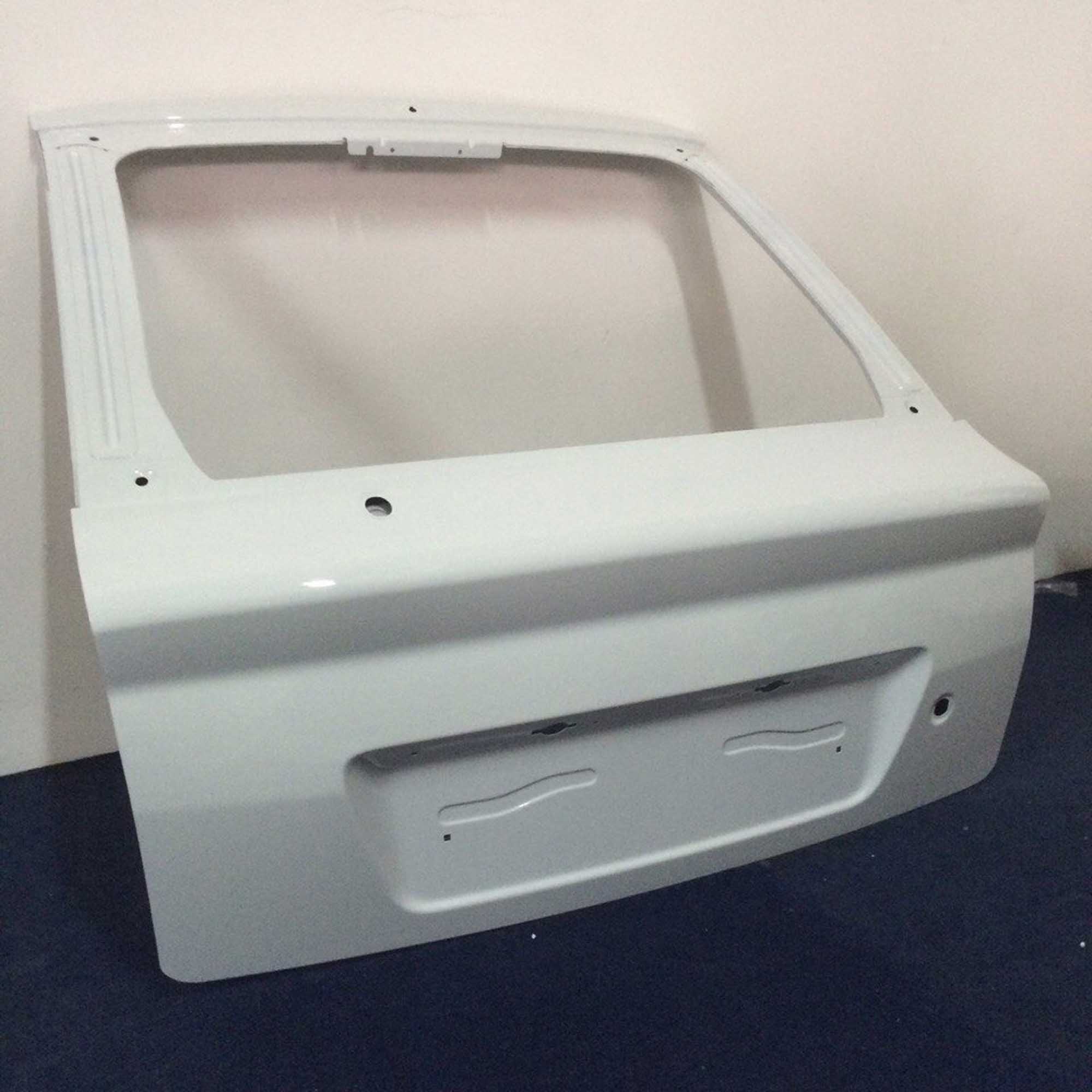 Крышка багажника Лада Приора (хэтчбек) в цвет кузова