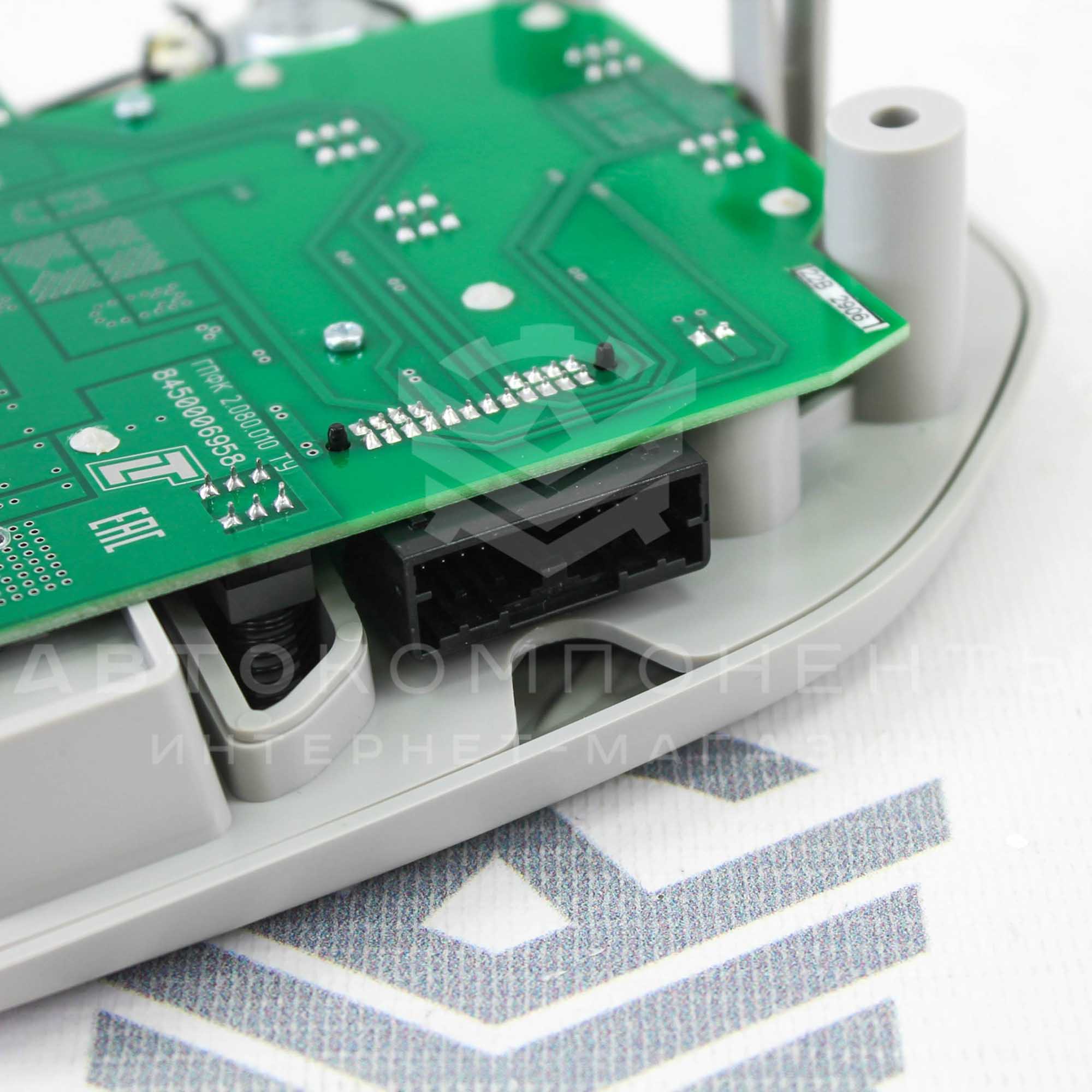 Передний плафон освещения салона Лада Vesta, X-Ray