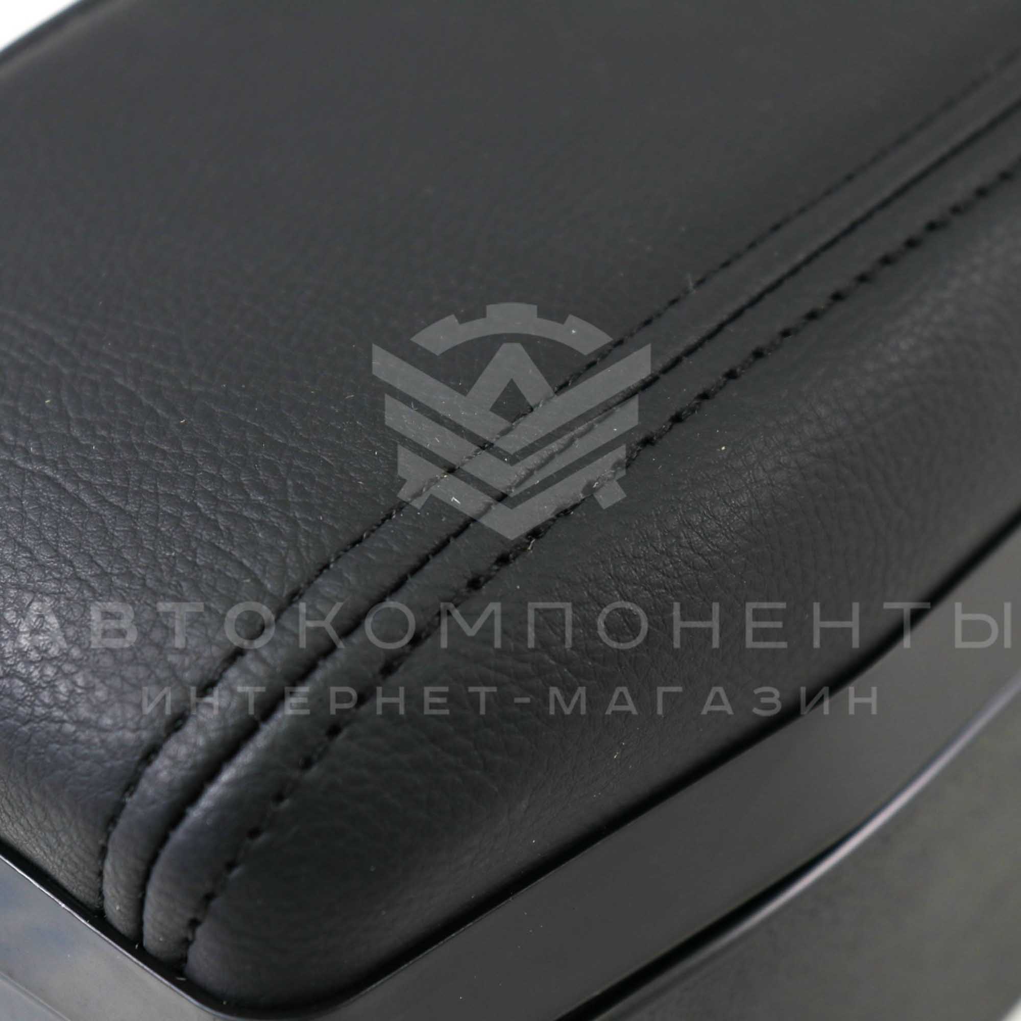 Подлокотник с боксом "Sal-Man" (в коже) Лада Приора (черная нить)