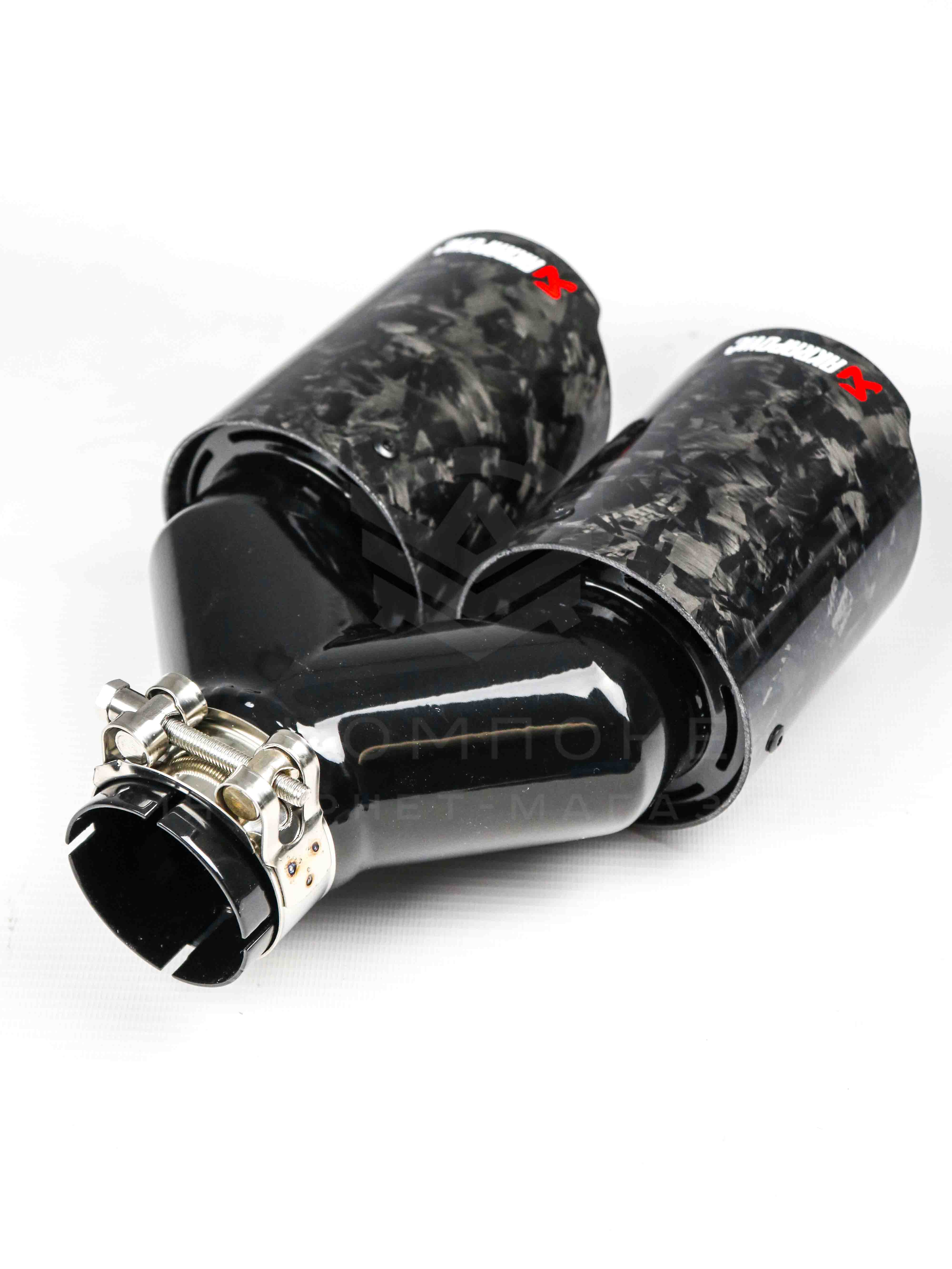 Раздвоенная насадка AKRAPOVIC (открытого типа) на глушитель (прямая) 51-89мм (кованый карбон, черная)