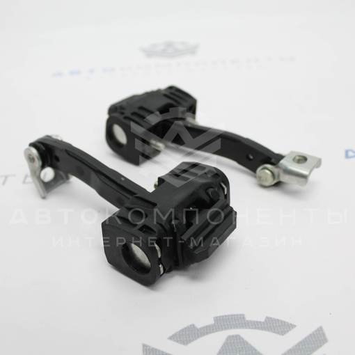 Ограничители хода передних дверей нового образца Лада 4х4 Нива Урбан