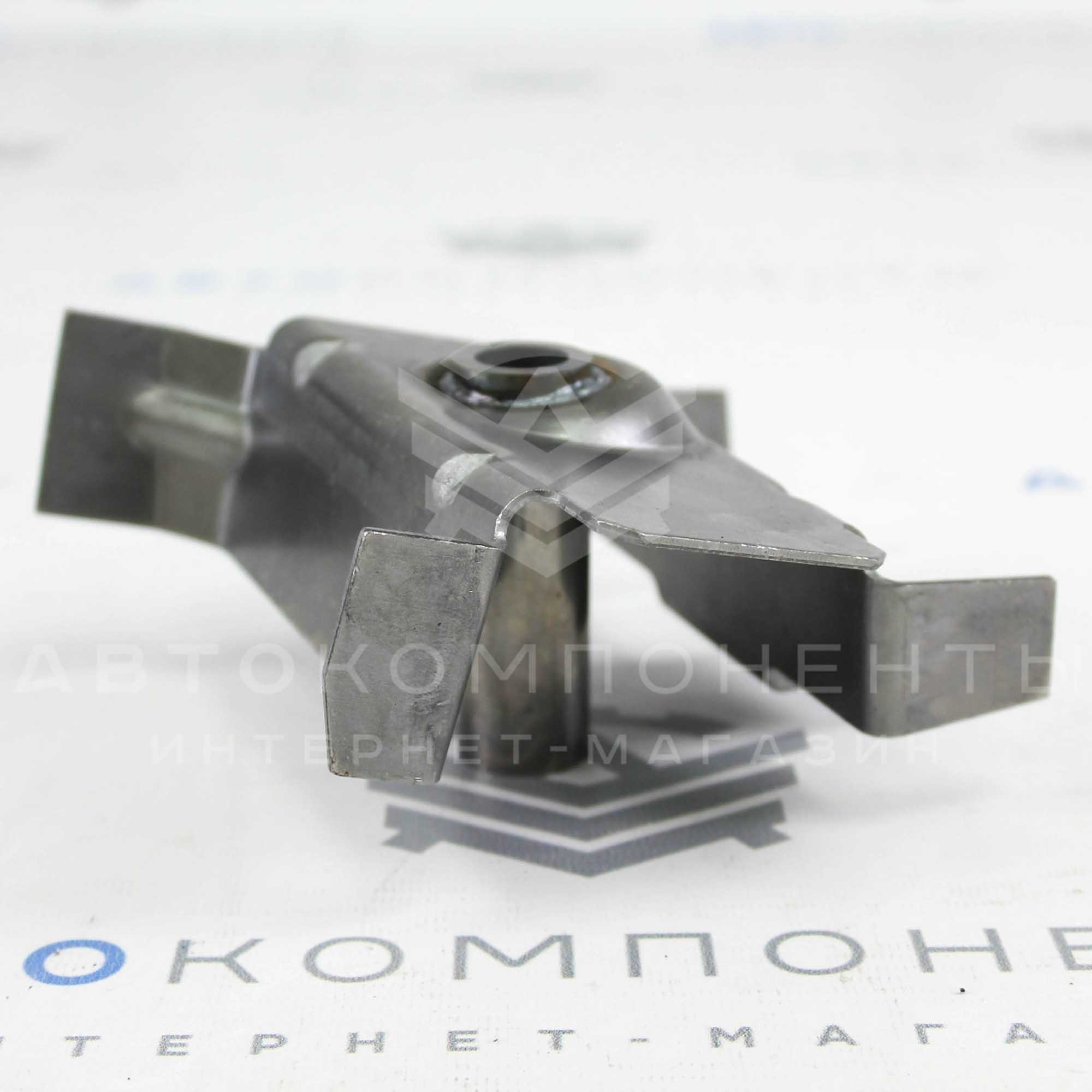 Кронштейн буксировочного крюка Лада Приора 2