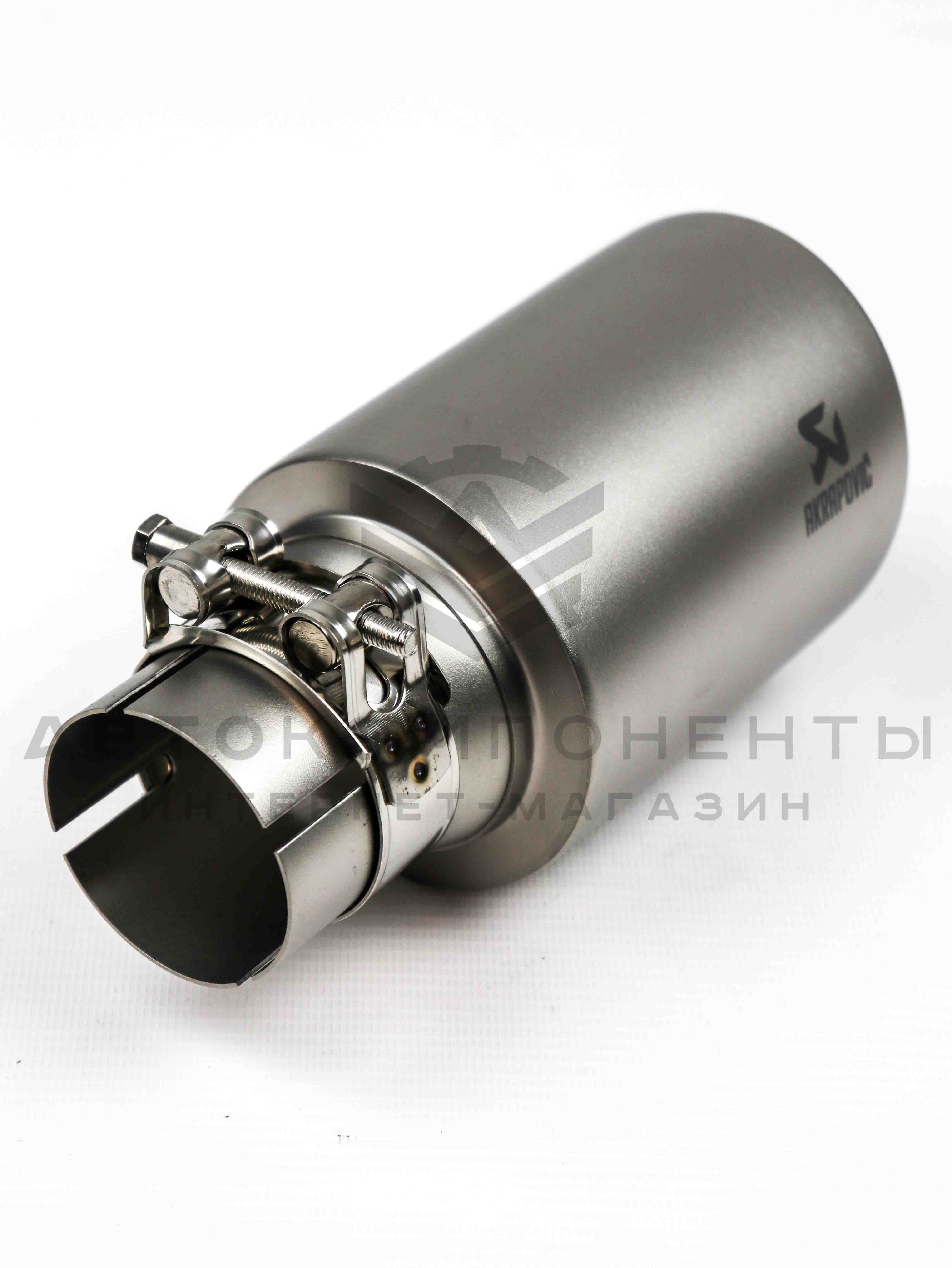 Насадка на глушитель AKRAPOVIC (скошенная, с перфорацией) 51-89мм (серебристая)