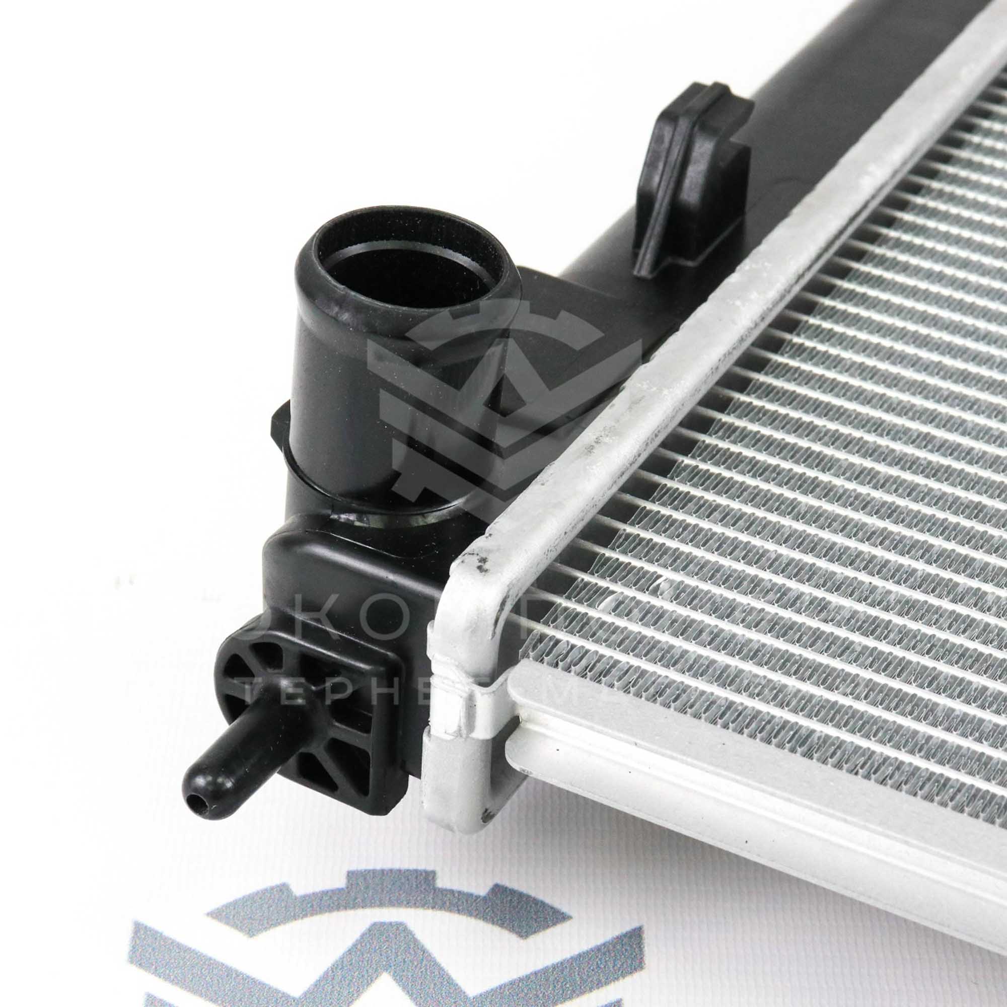 Радиатор охлаждения двигателя Лада Гранта (без кондиционера)