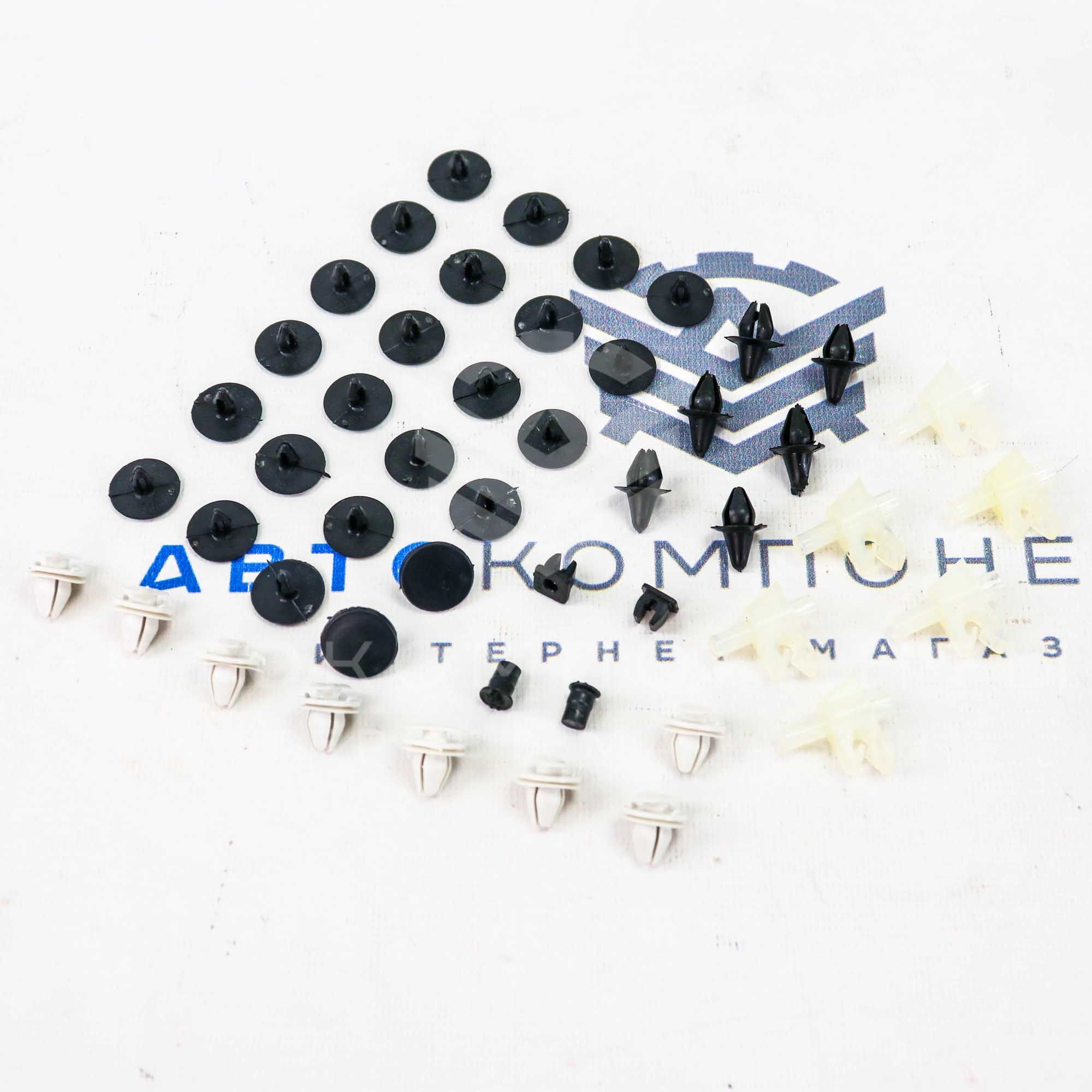 Набор пластмассовых изделий на кузов ВАЗ 2101, 2102, 2103, 2106