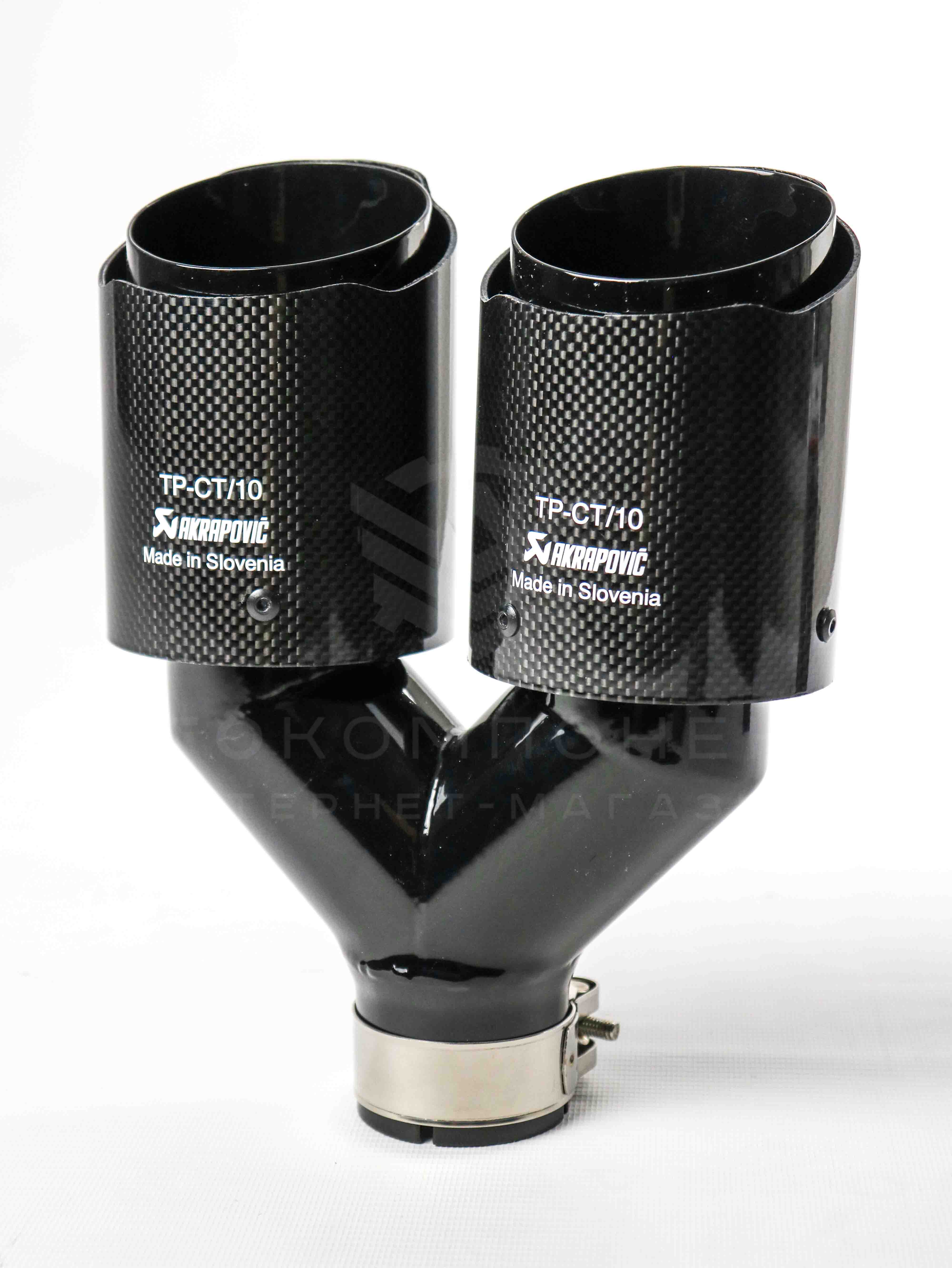 Раздвоенная насадка AKRAPOVIC (открытого типа) на глушитель (прямая) 51-89мм (карбон, черная)