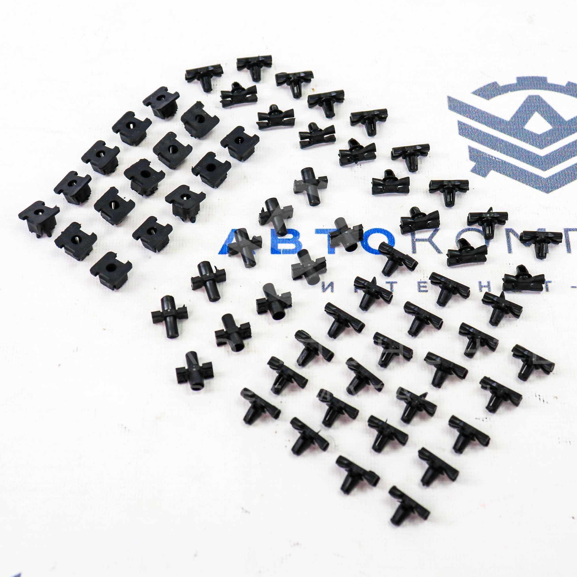 Набор пластмассовых изделий на кузов ВАЗ 2101, 2102, 2103, 2106