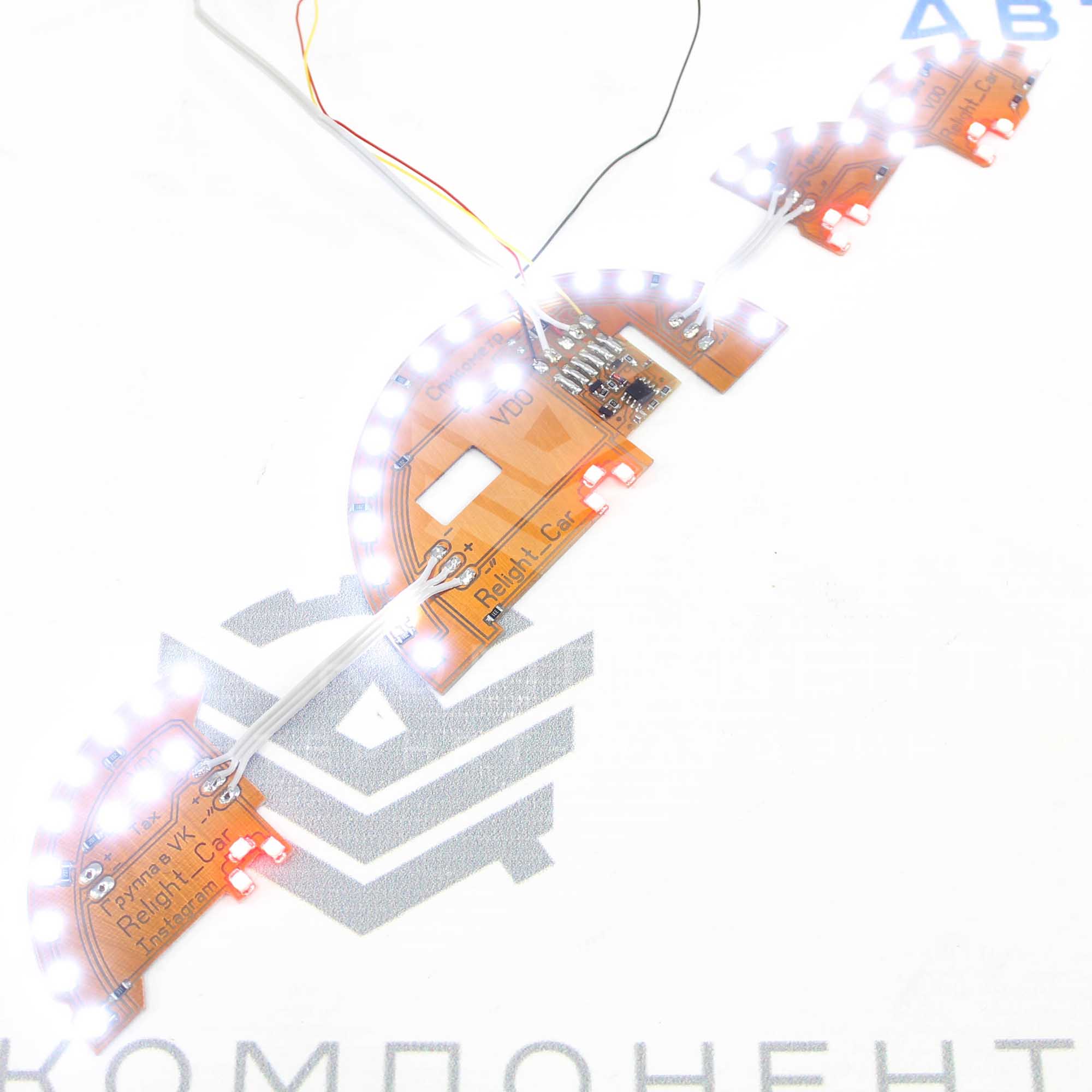 Светодиодная пересвеченная (красно-белая) плата VDO ВАЗ 2110 Евро, Приора, Калина (плавный розжиг)