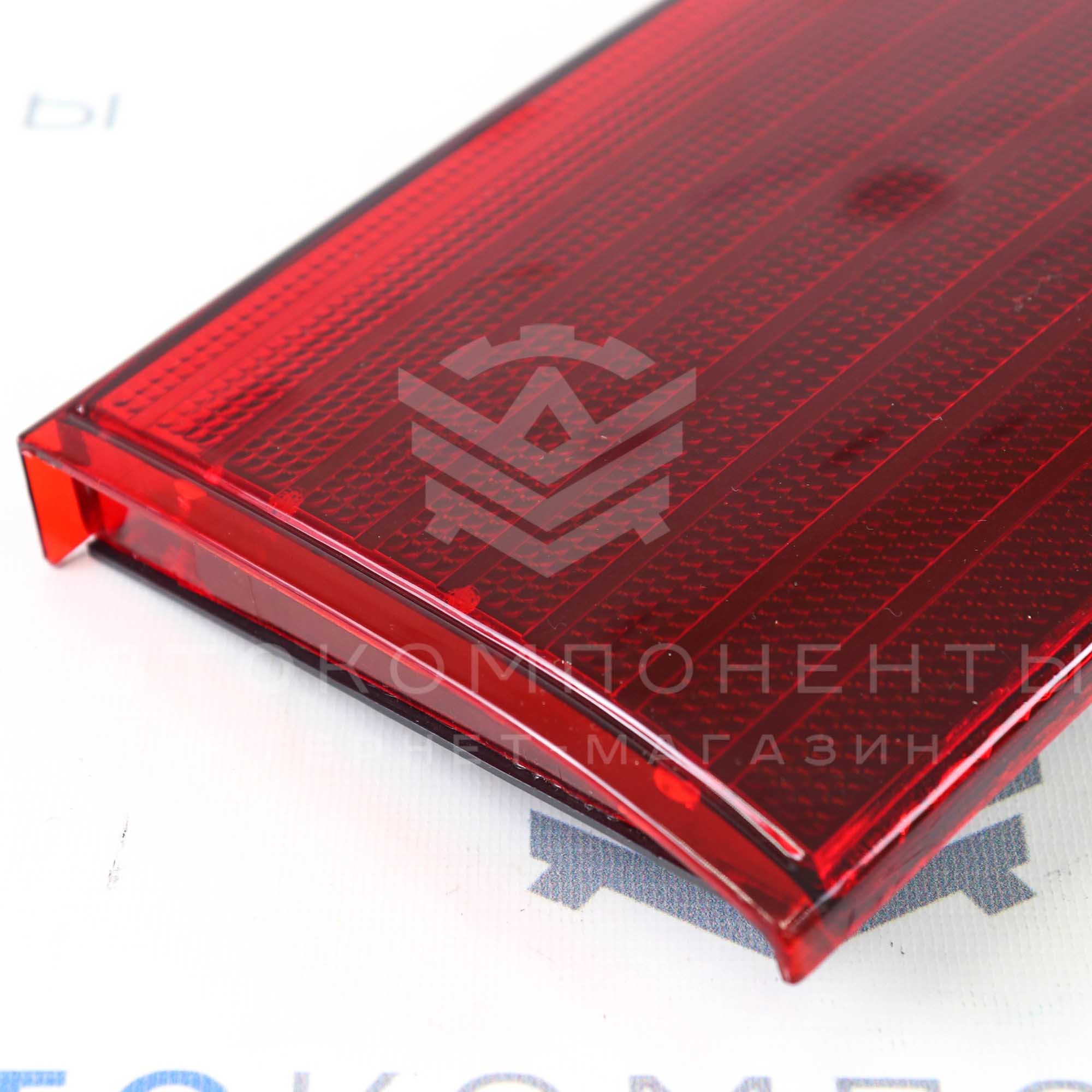 Темный катафот багажника ВАЗ 2110