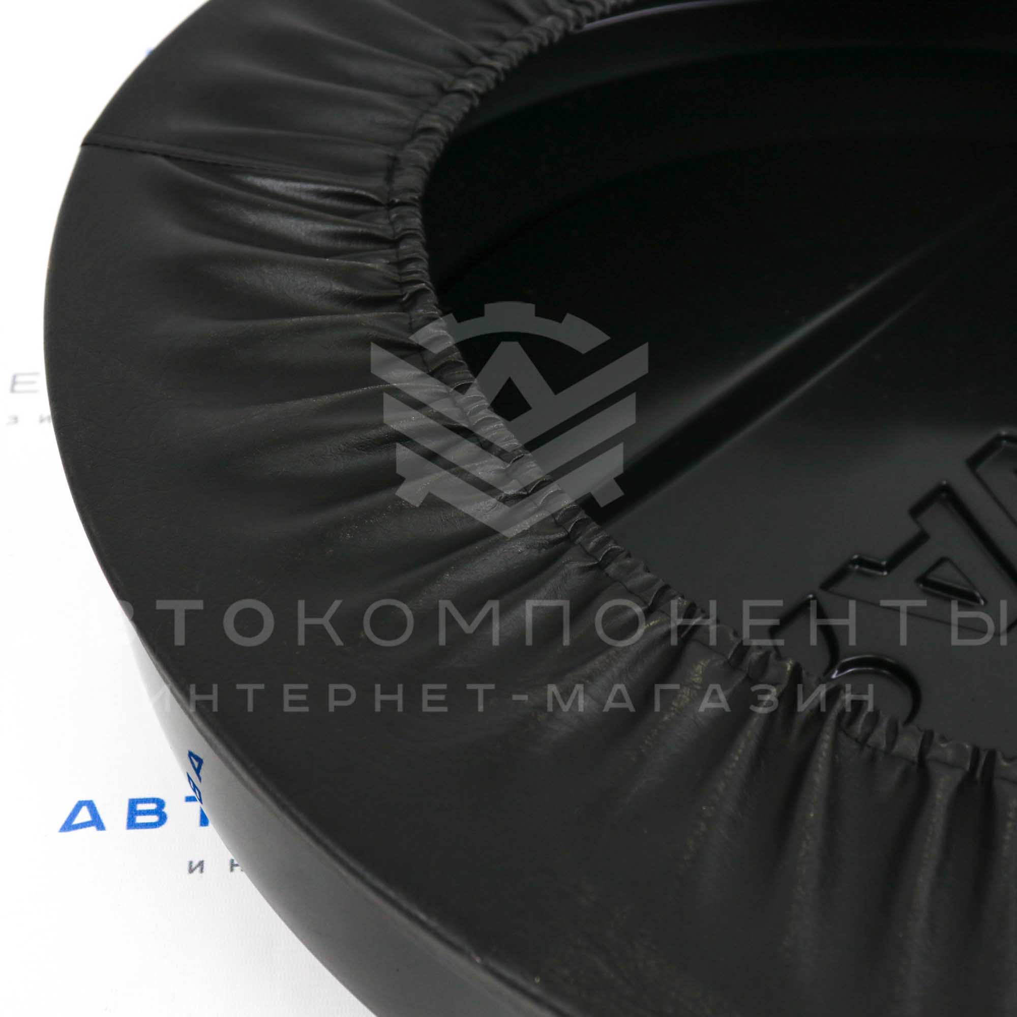 Колпак (чехол) запасного колеса "TRAVEL" Шевроле Нива в цвет кузова