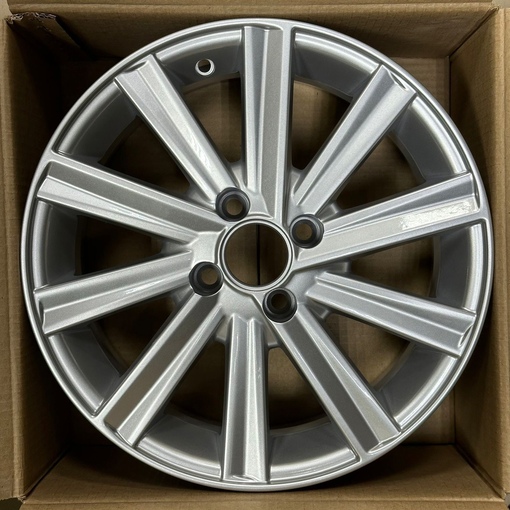 Колесные диски Камрики (дорестайлинг) R15 6.5j 4x98 ET35 DIA58.6 (серебристые)