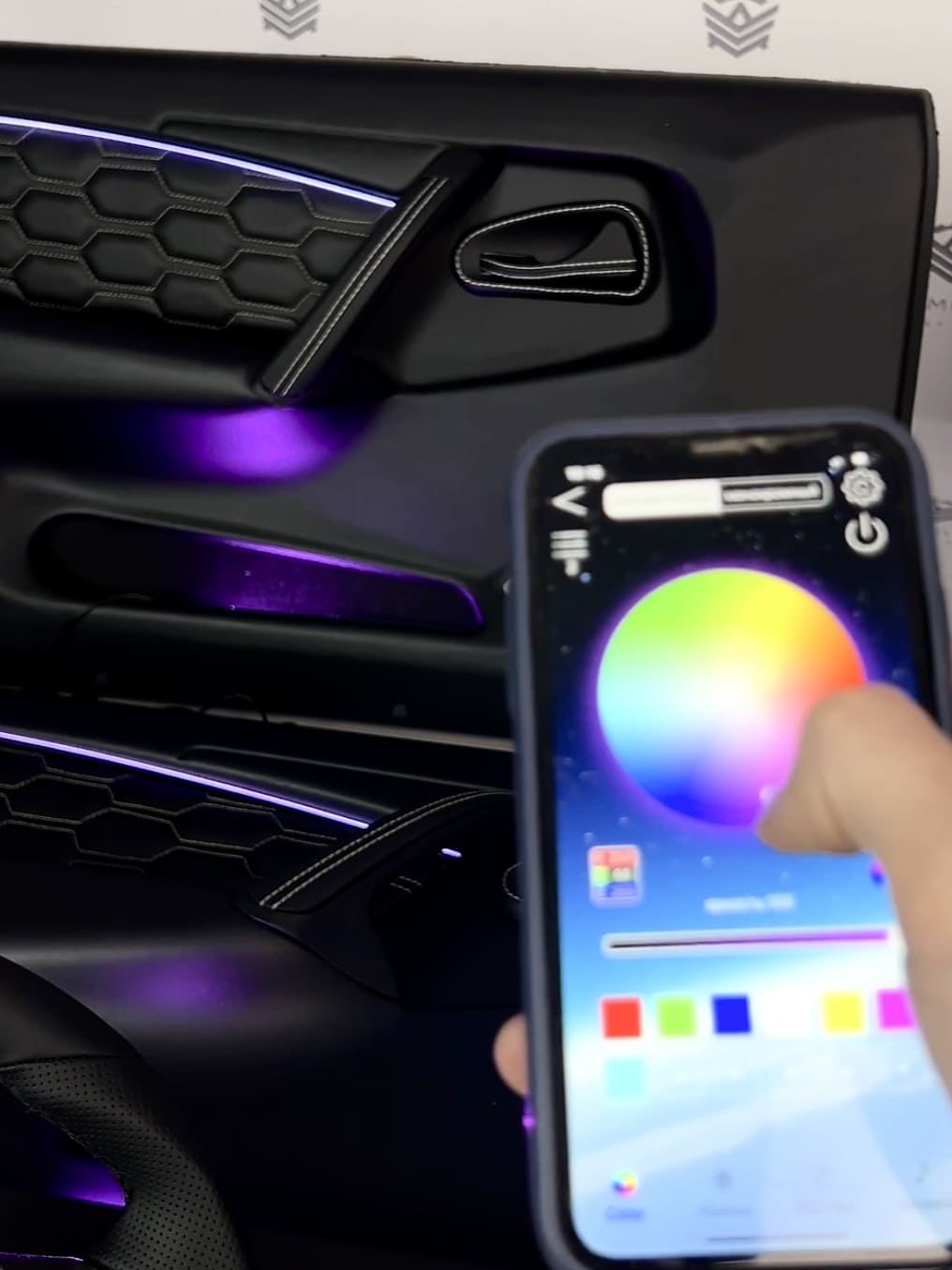 Комплект салона в коже (Евро-обшивки + контурная подсветка) ВАЗ 2114-2115