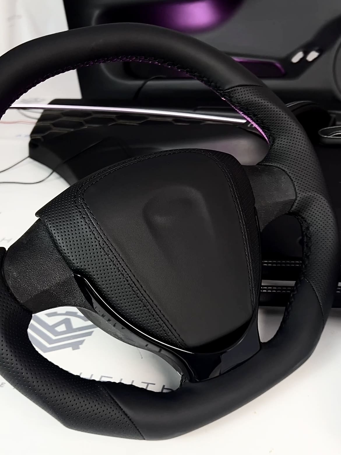 Комплект салона в коже (Евро-обшивки + контурная подсветка) ВАЗ 2114-2115