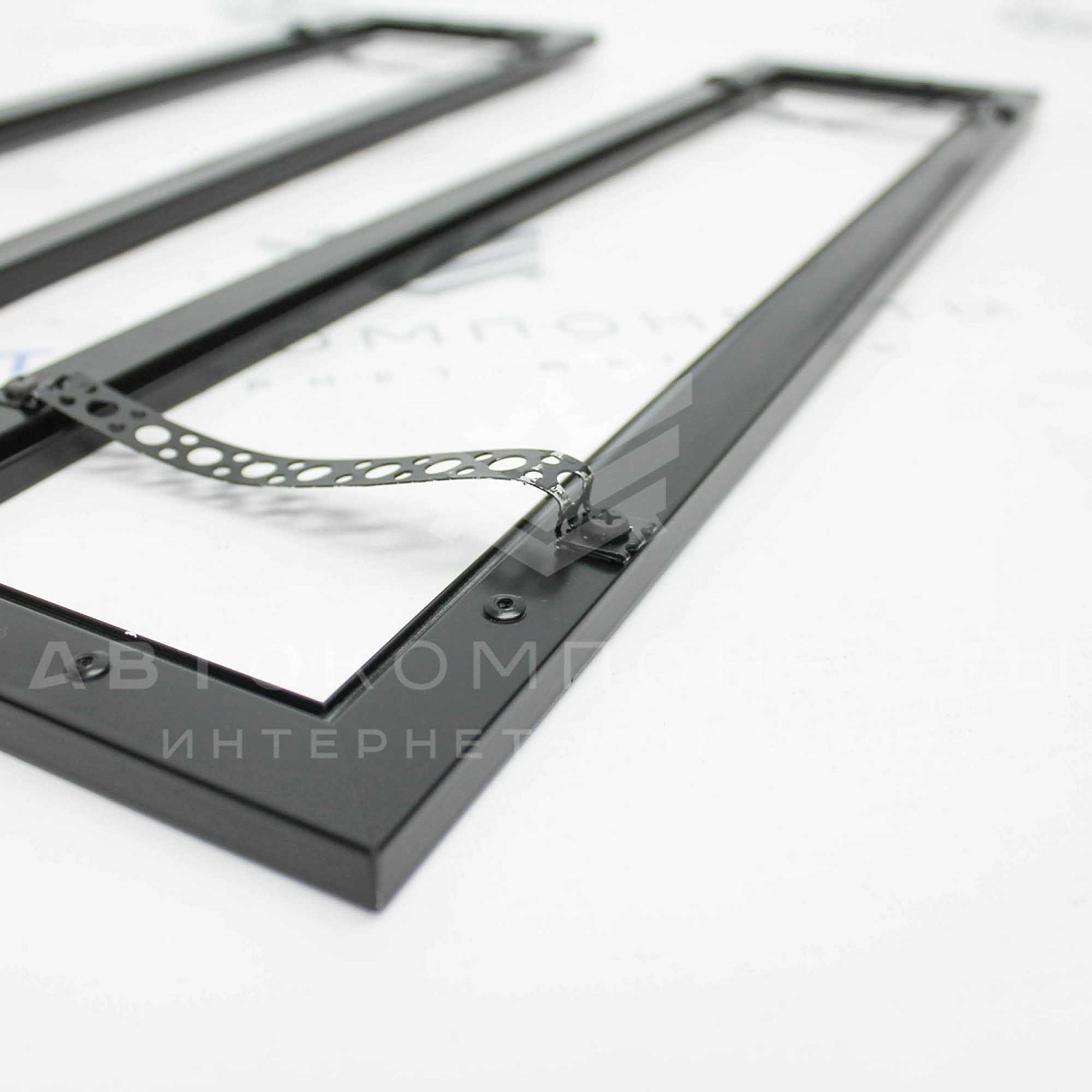 Широкие номерные рамки