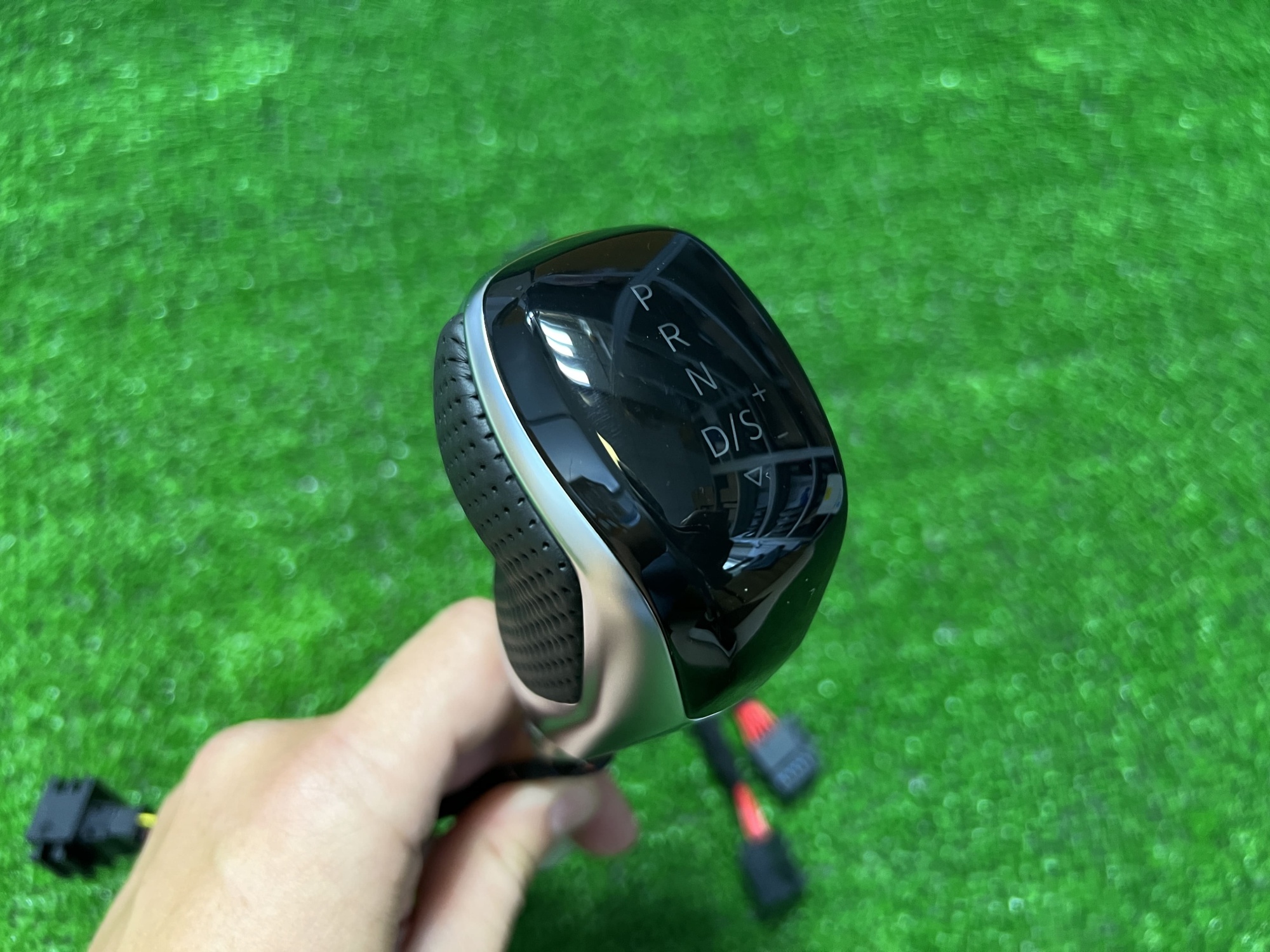 Ручка КПП c белой подсветкой (с перфорацией) Volkswagen, Skoda