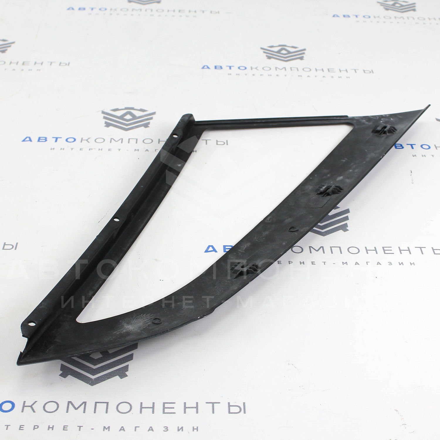 Облицовки задних форточек ВАЗ 2110 в цвет кузова