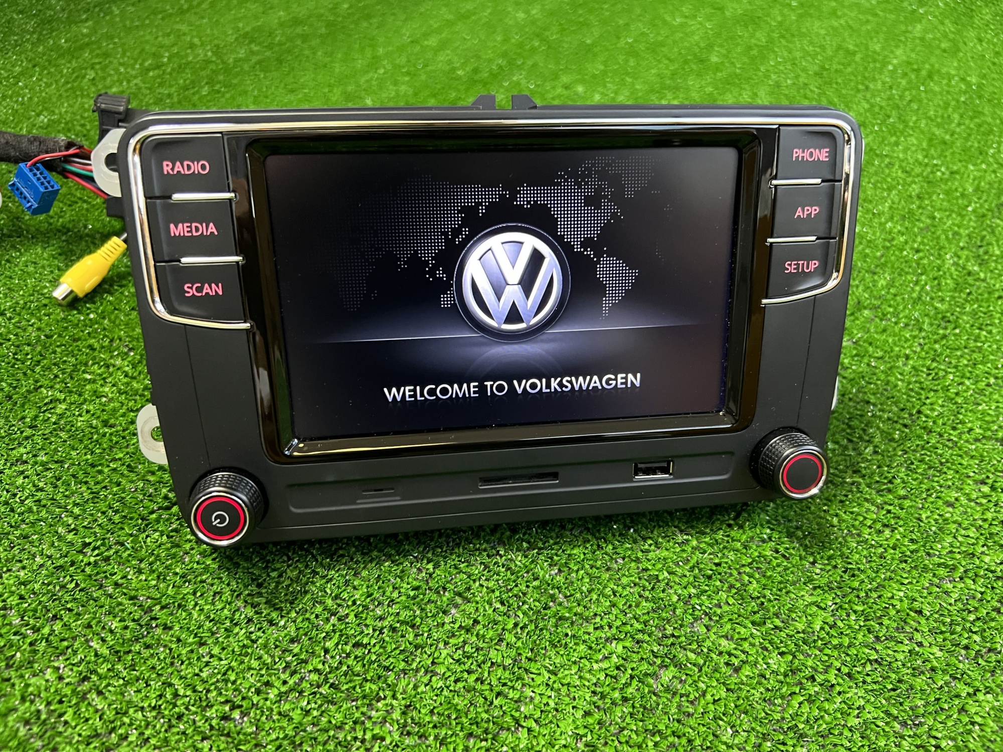 Автомобильная магнитола RCD 360 PRO Volkswagen, Seat