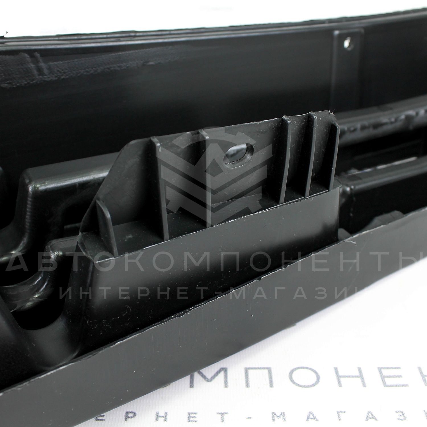 Усилитель переднего бампера (нового образца) Лада Приора 2