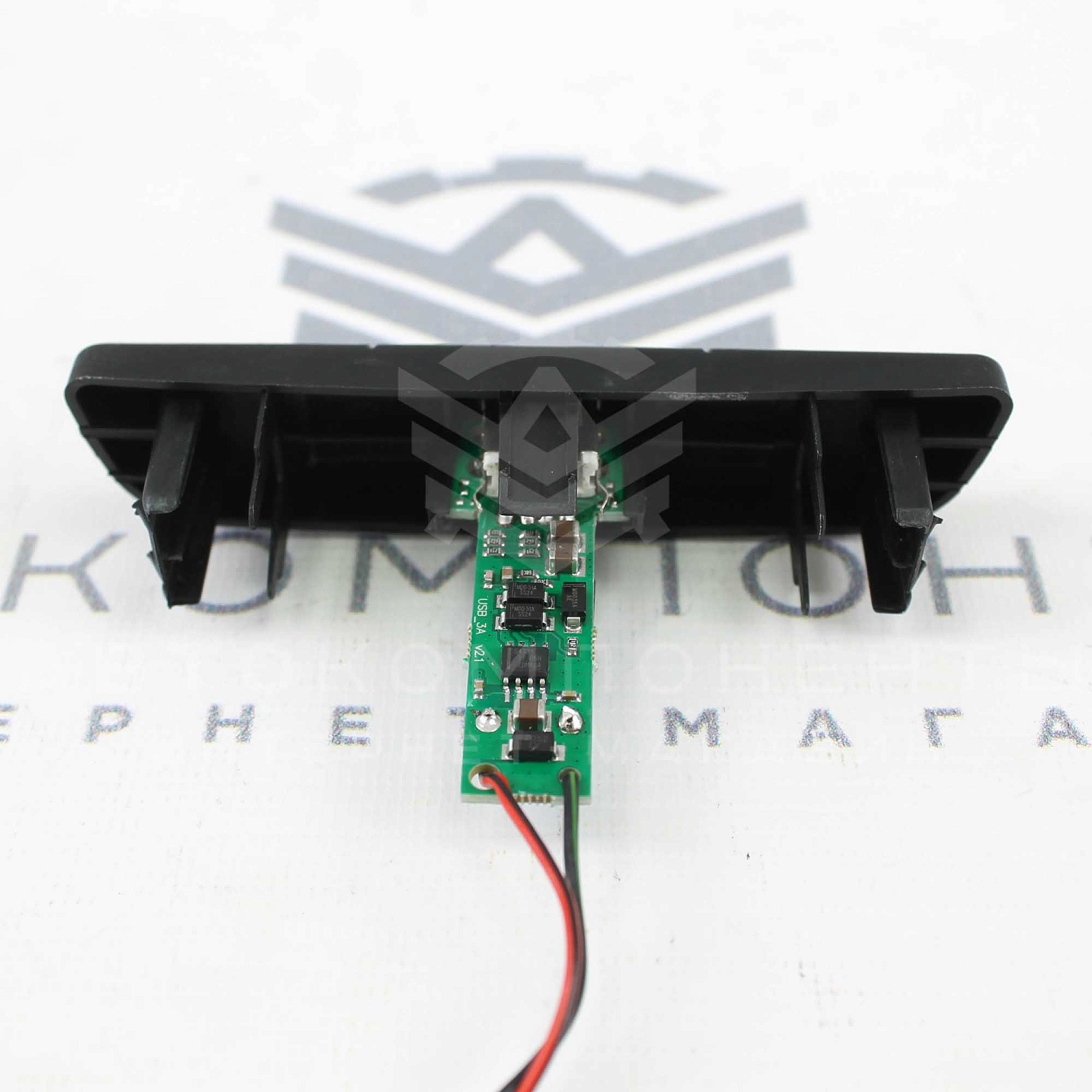 USB-зарядное устройство (на 2 слота посередине) Лада Vesta