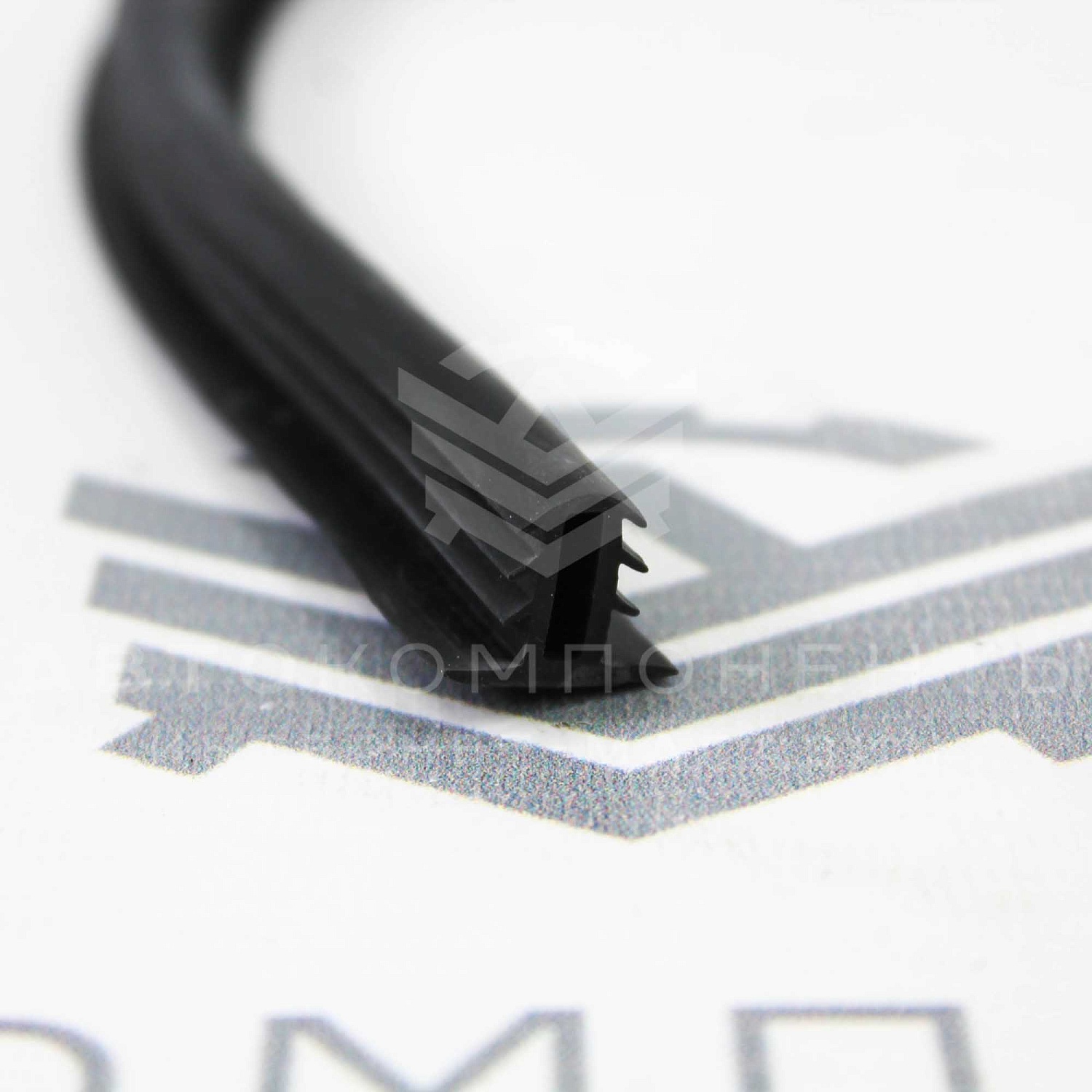 Универсальный уплотнитель между панелью и лобовым стеклом РКИ-Т Универсальный уплотнитель между панелью и лобовым стеклом РКИ-Т