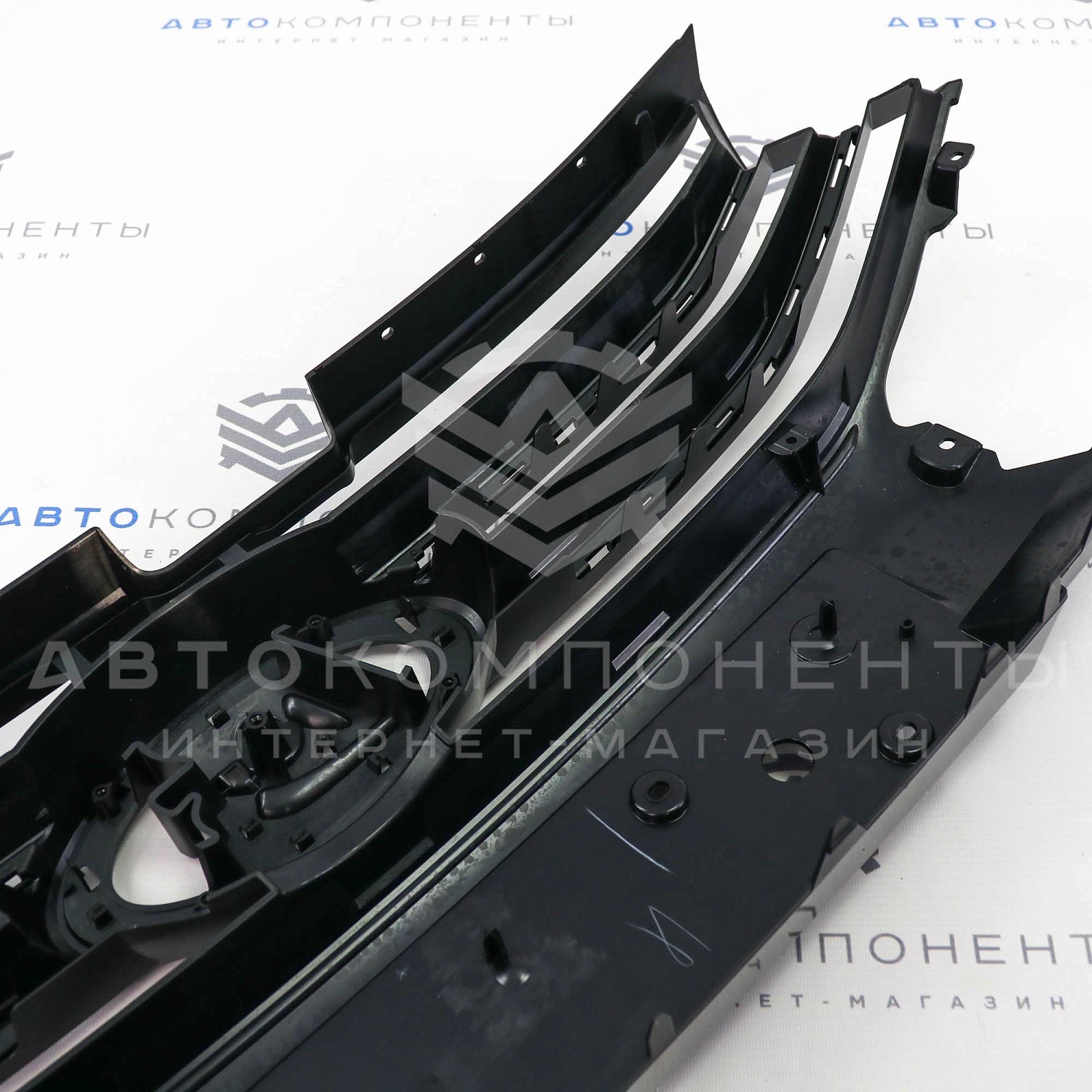 Решетка радиатора (голая) Лада Vesta NG (черный глянец)