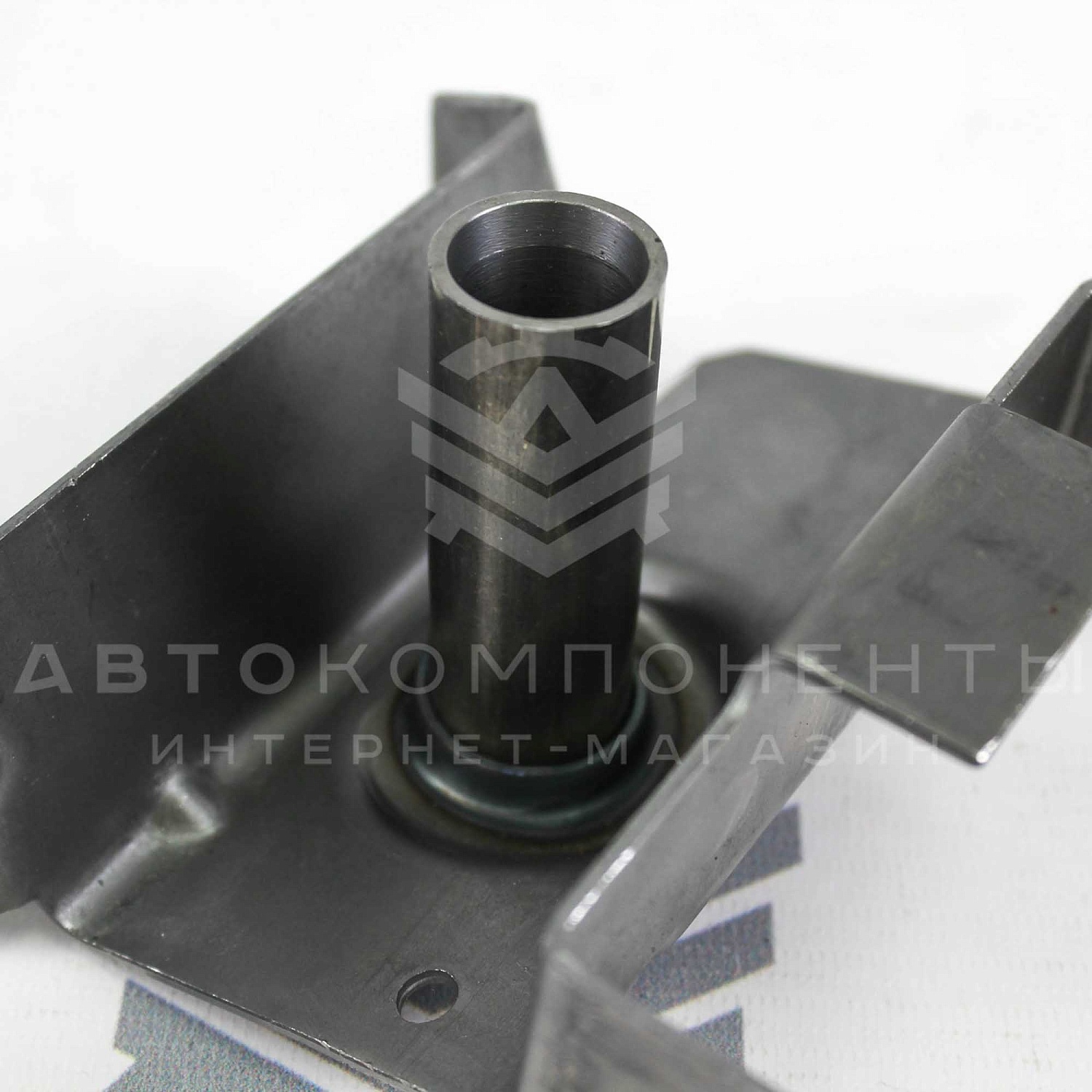 Кронштейн буксировочного крюка Лада Приора 2