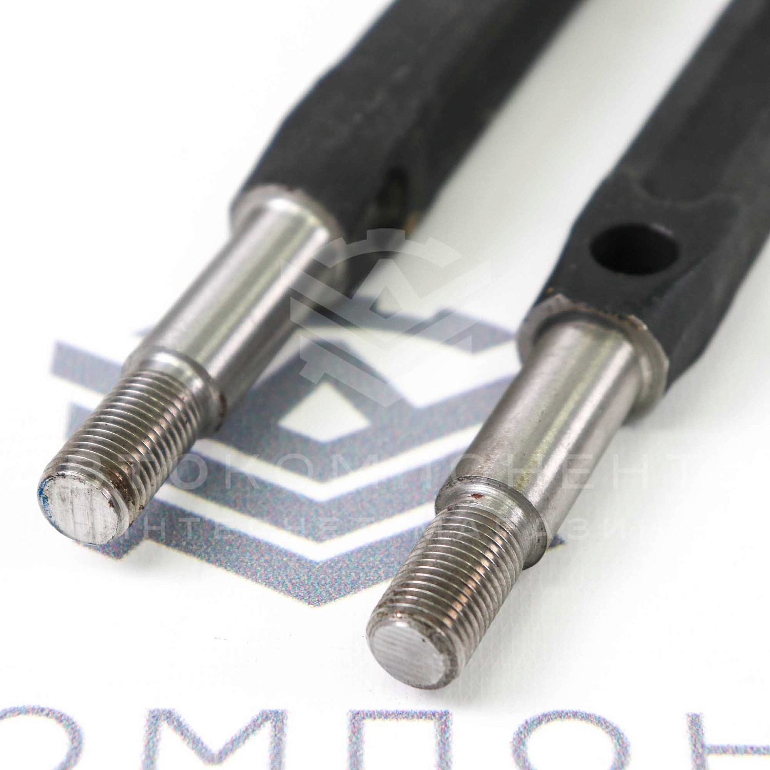 Оси нижних рычагов передней подвески ВАЗ 2101-2107