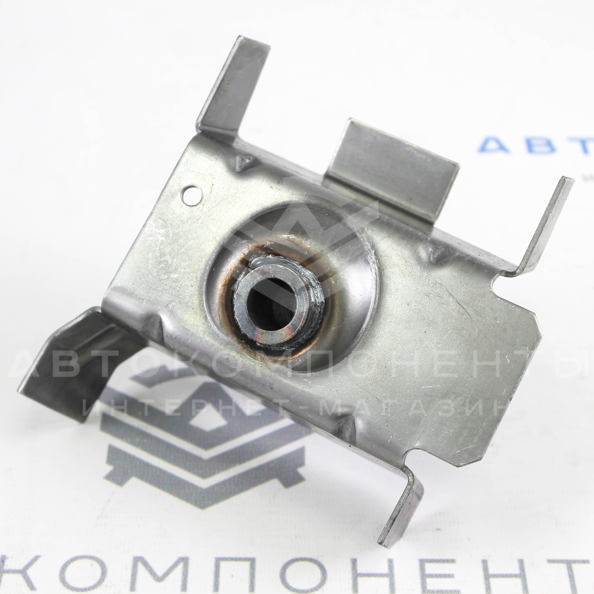 Кронштейн буксировочного крюка Лада Приора 2