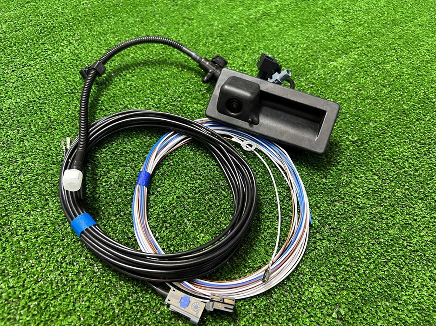 Камера заднего вида (без динамической разметки) с омывателем Volkswagen Touareg 2