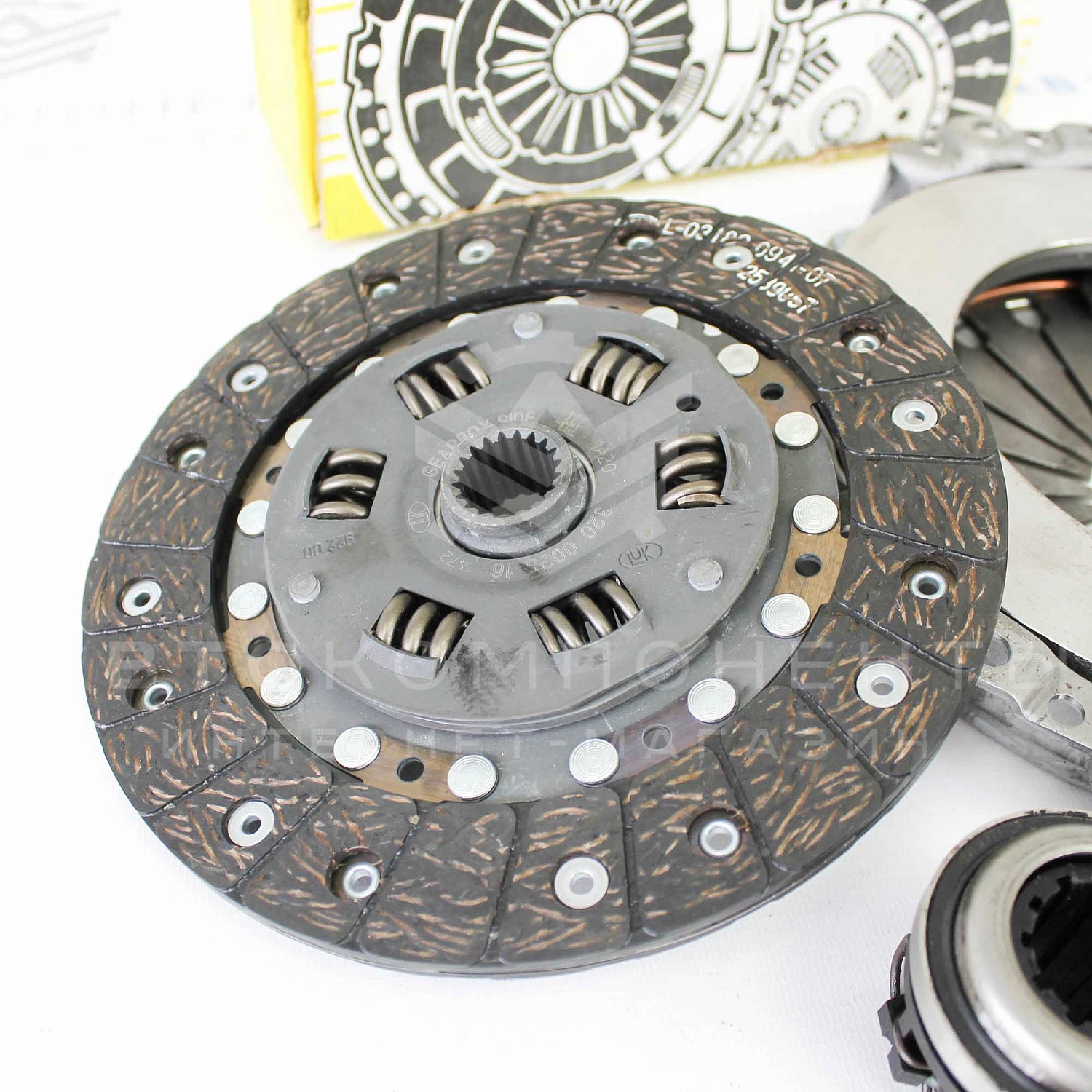 Сцепление "LUK" (в сборе) ВАЗ 2101-2107, Лада Нива 4х4 (620 0198 16)