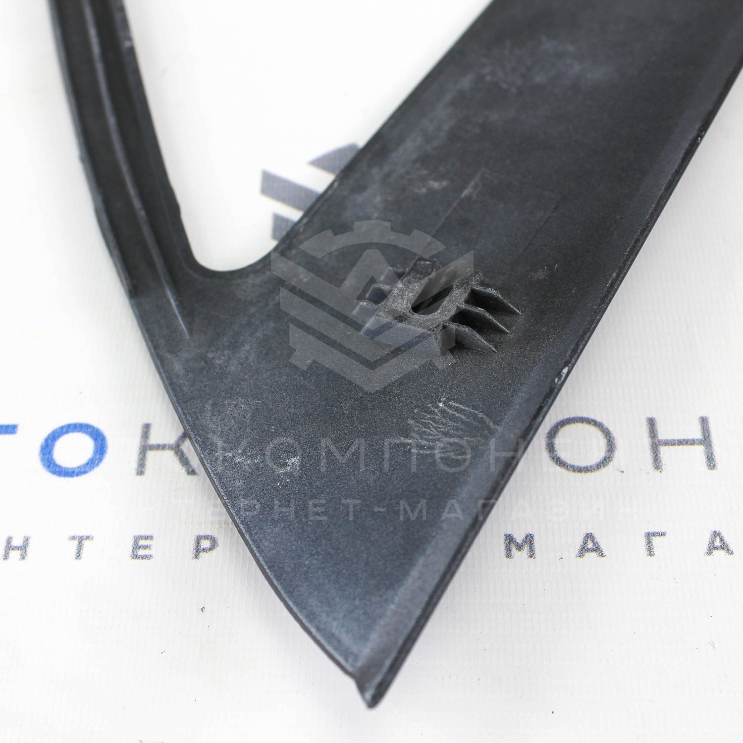 Облицовки задних форточек ВАЗ 2110 в цвет кузова