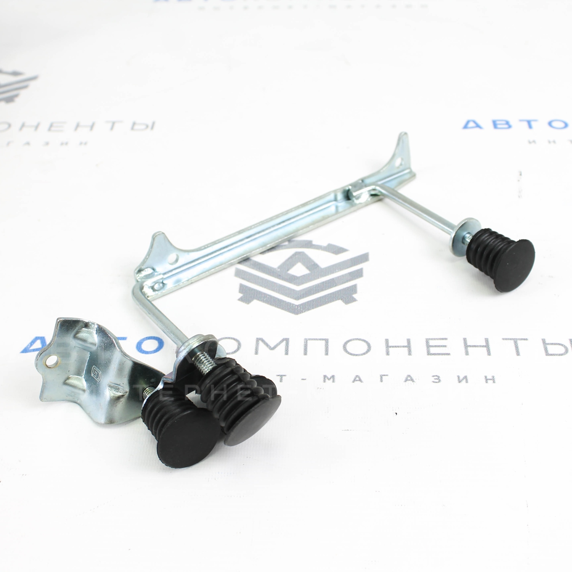 Экран (крышка) двигателя Нива 4x4 (с установочным комплектом)