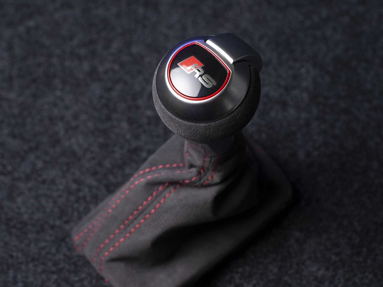 Ручка КПП "RS" (алькантара) Audi, Volkswagen, Skoda