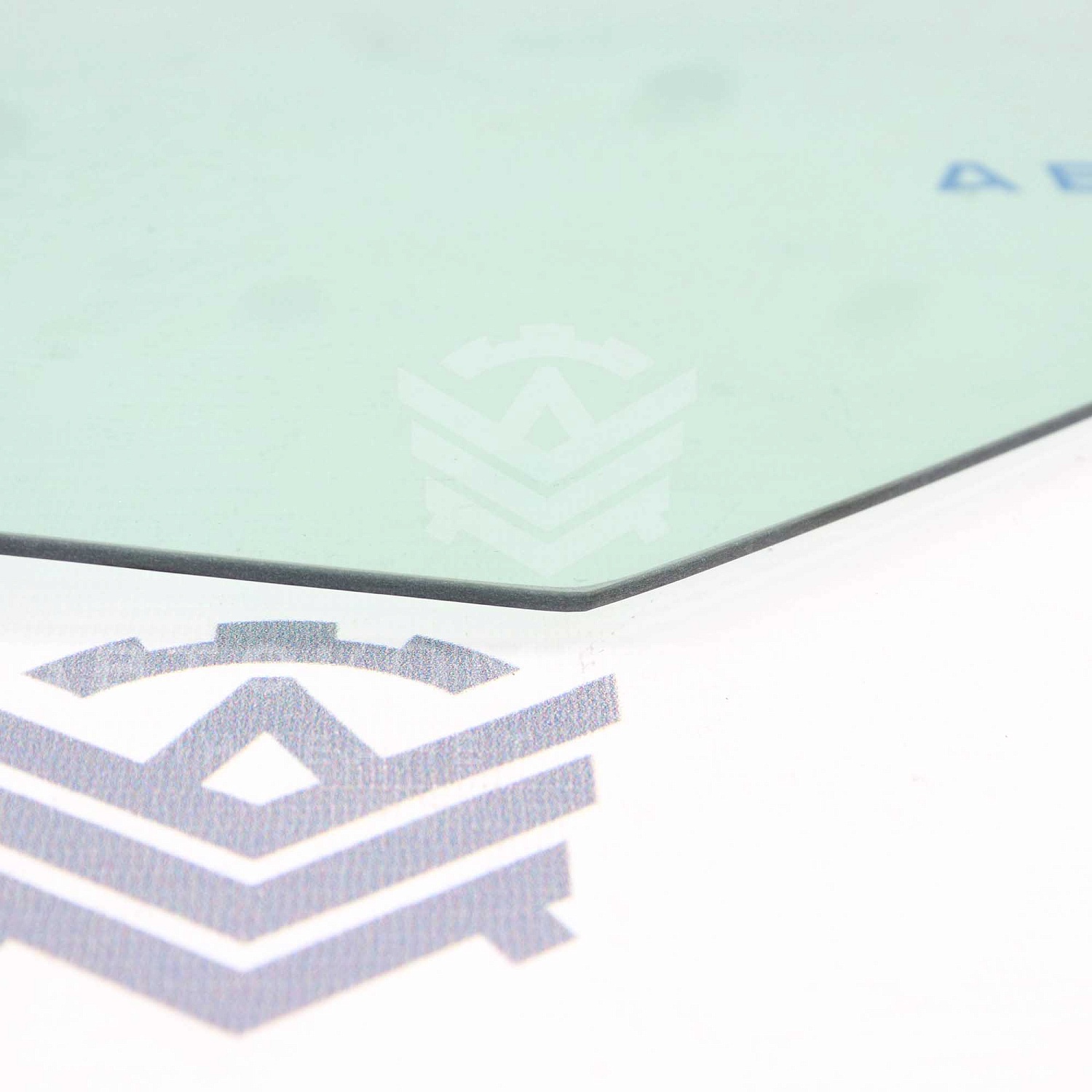 Заднее опускное боковое стекло (левое) Лада Vesta