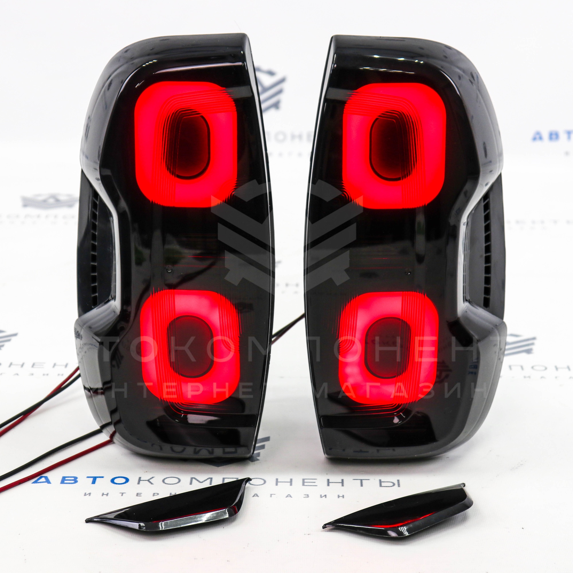 Задние фонари в стиле "Range Rover" Лада Нива Travel (тонированные)